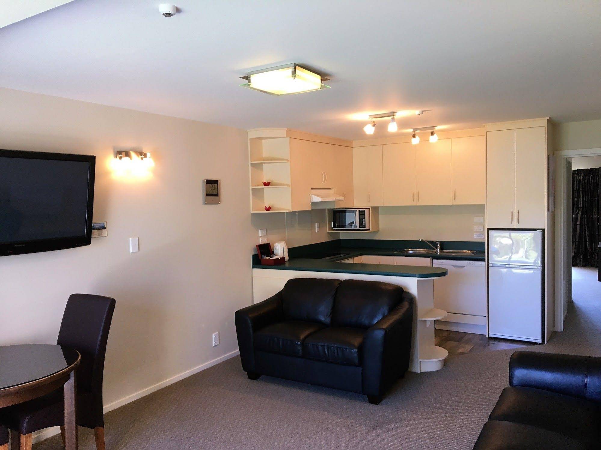 Fiordland Lakeview Motel and Apartments