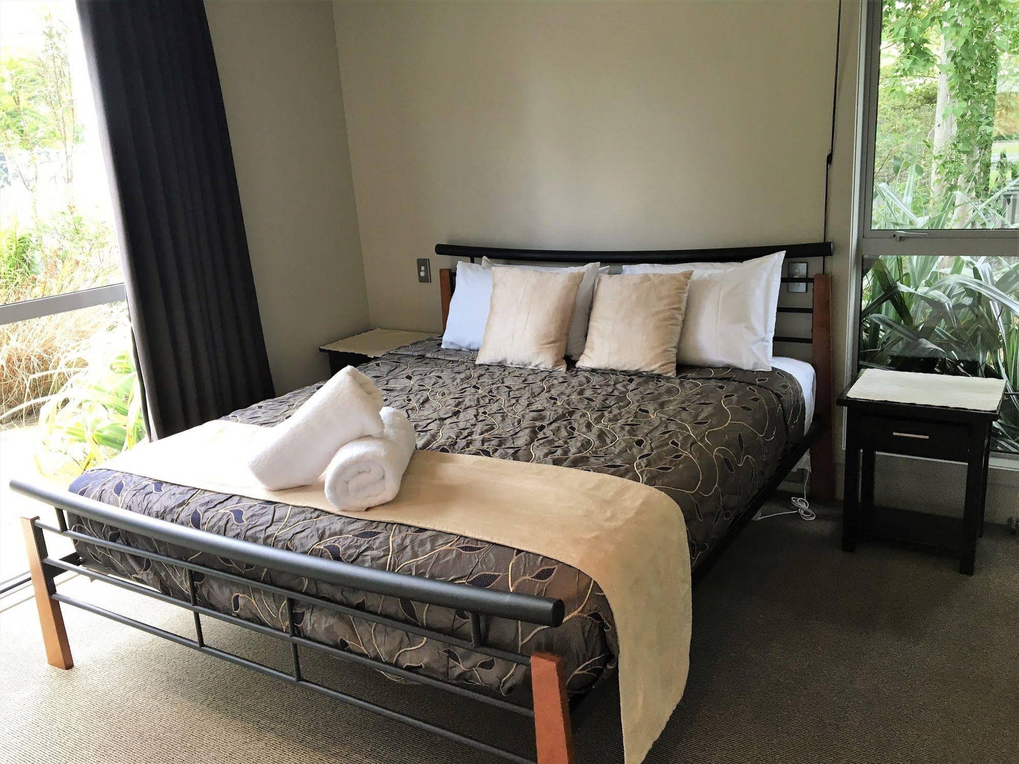 Fiordland Lakeview Motel and Apartments