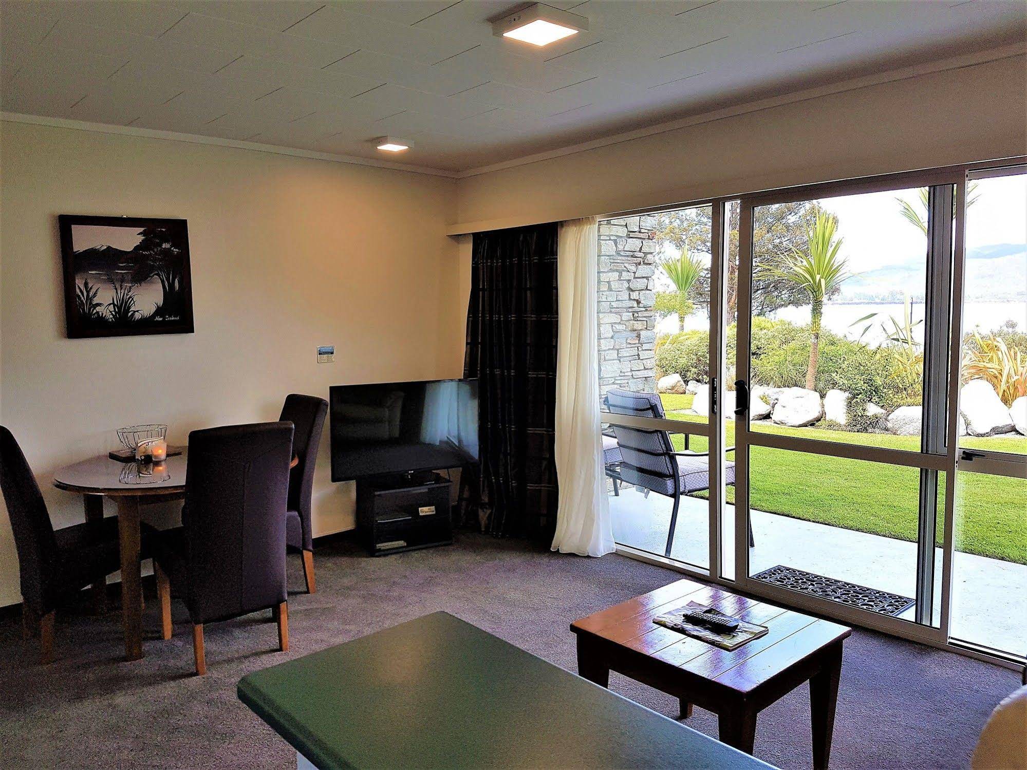 Fiordland Lakeview Motel and Apartments