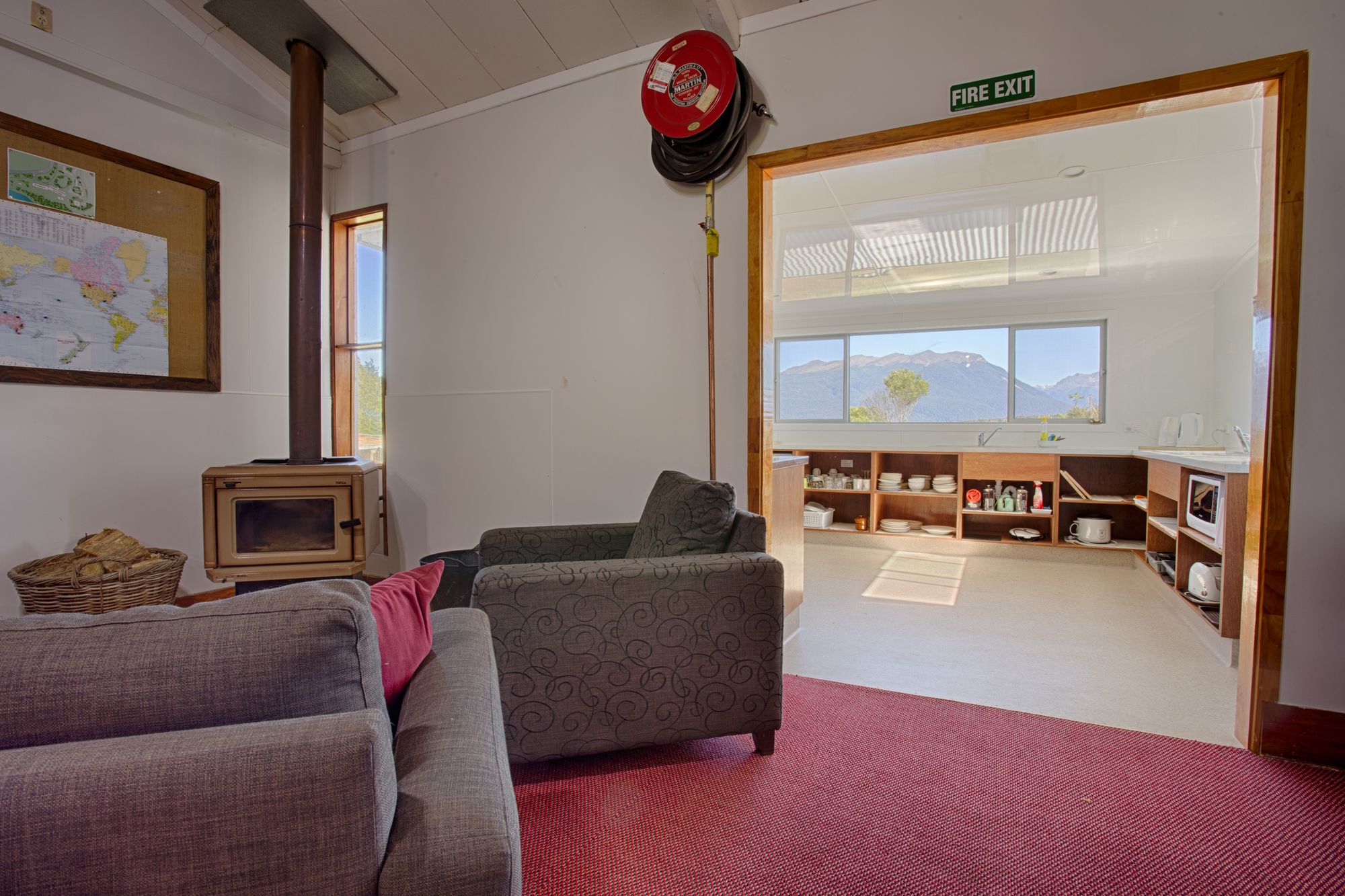 Fiordland National Park Lodge
