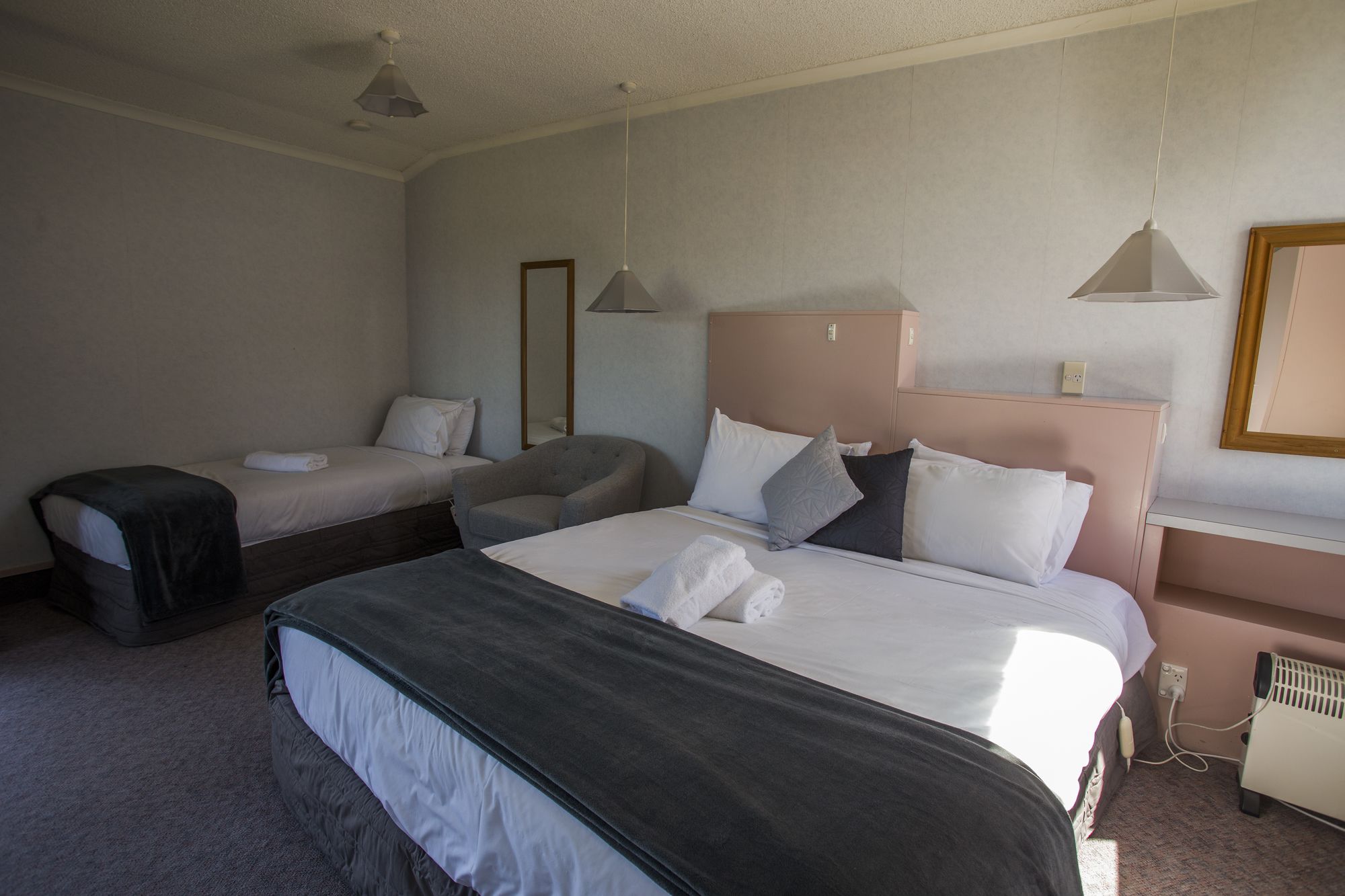 Fiordland National Park Lodge