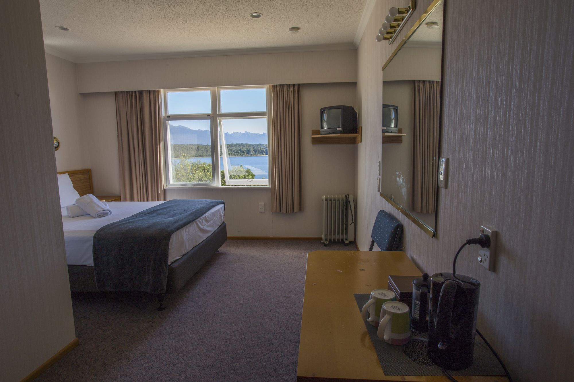 Fiordland National Park Lodge