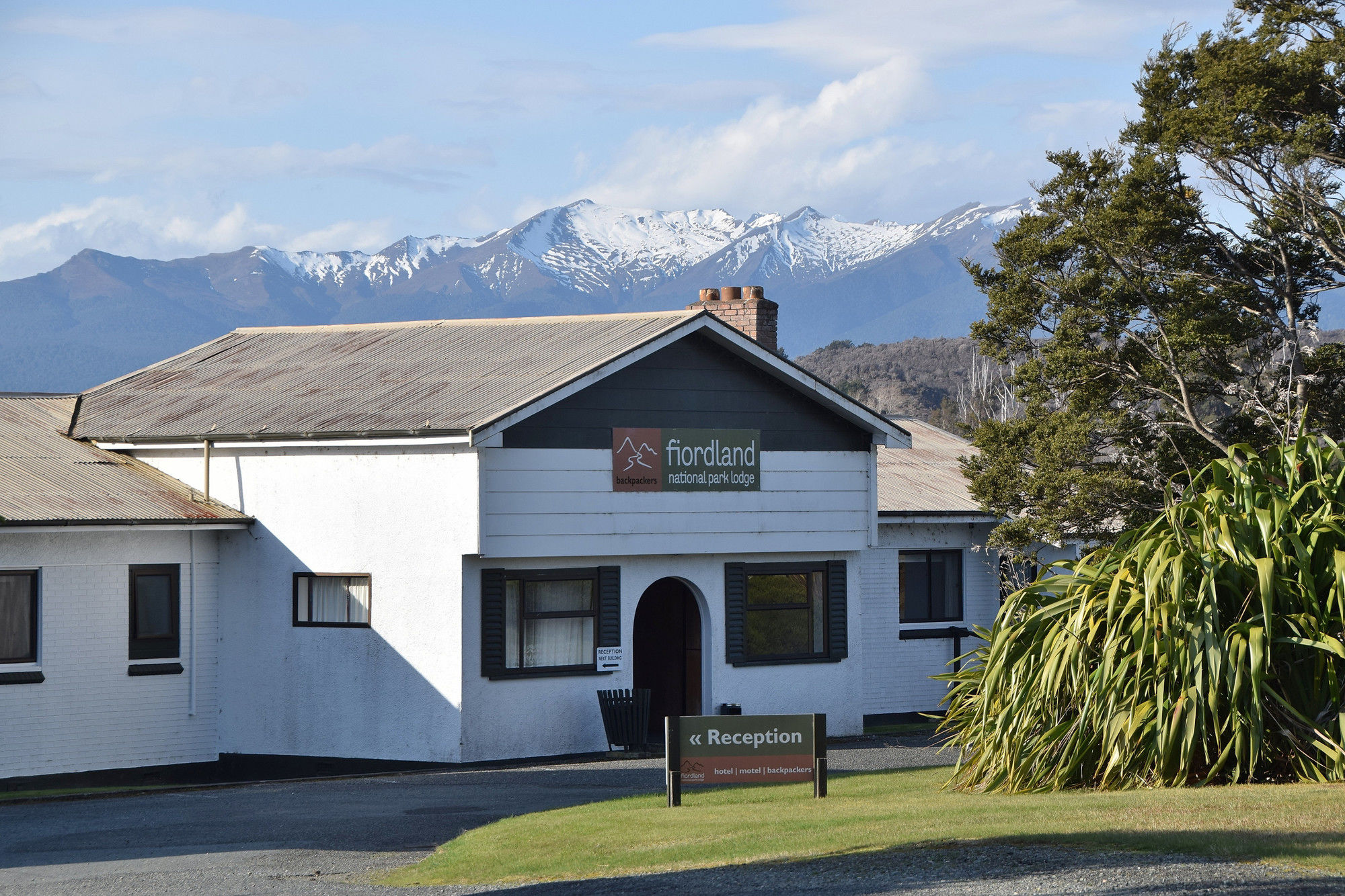 Fiordland National Park Lodge