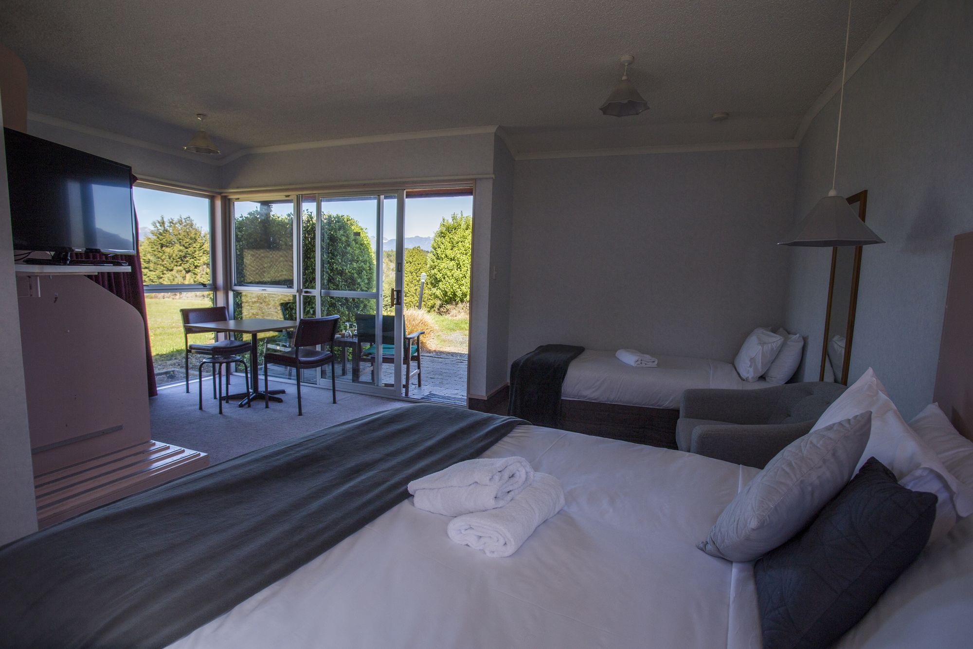 Fiordland National Park Lodge