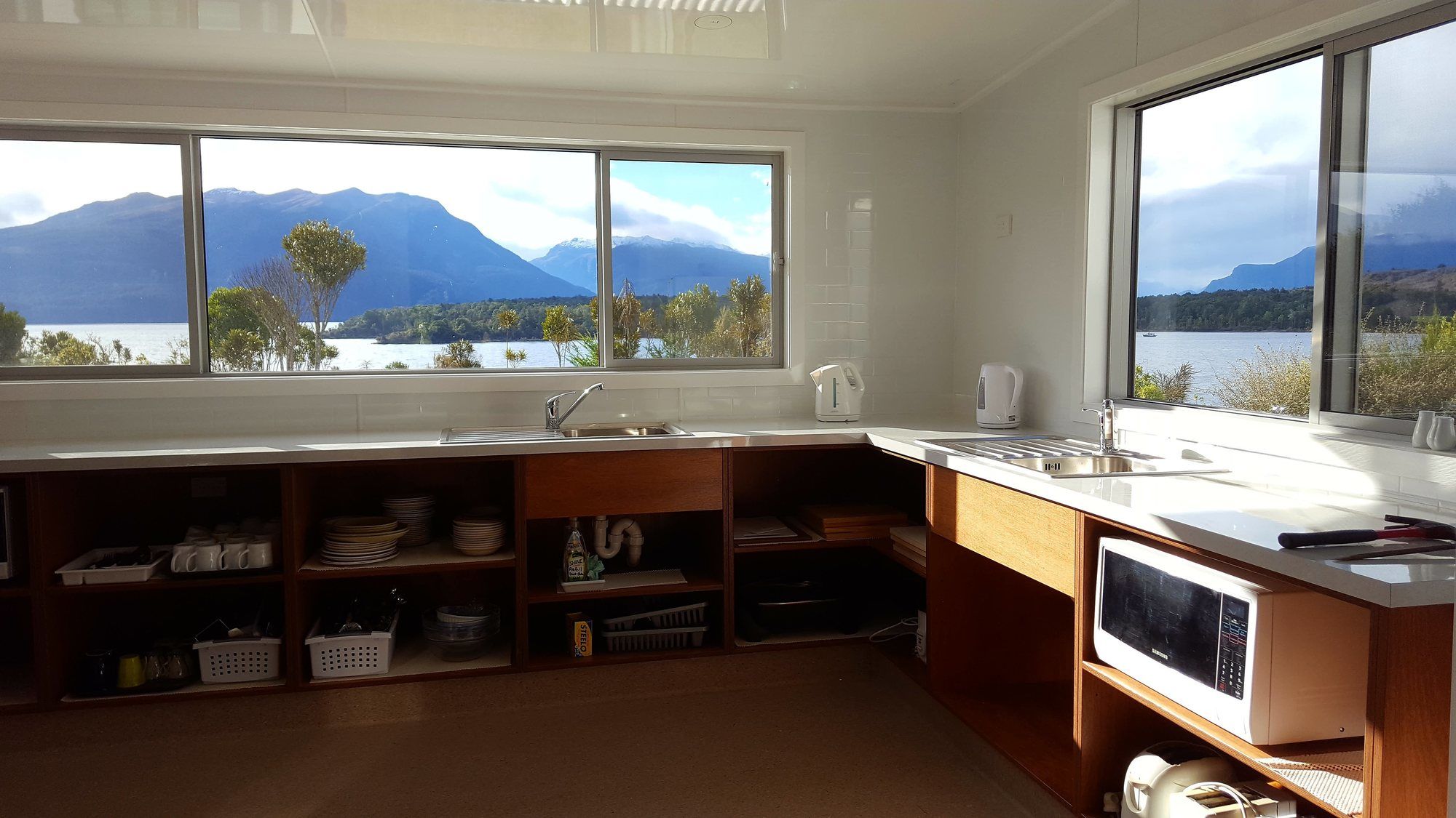 Fiordland National Park Lodge