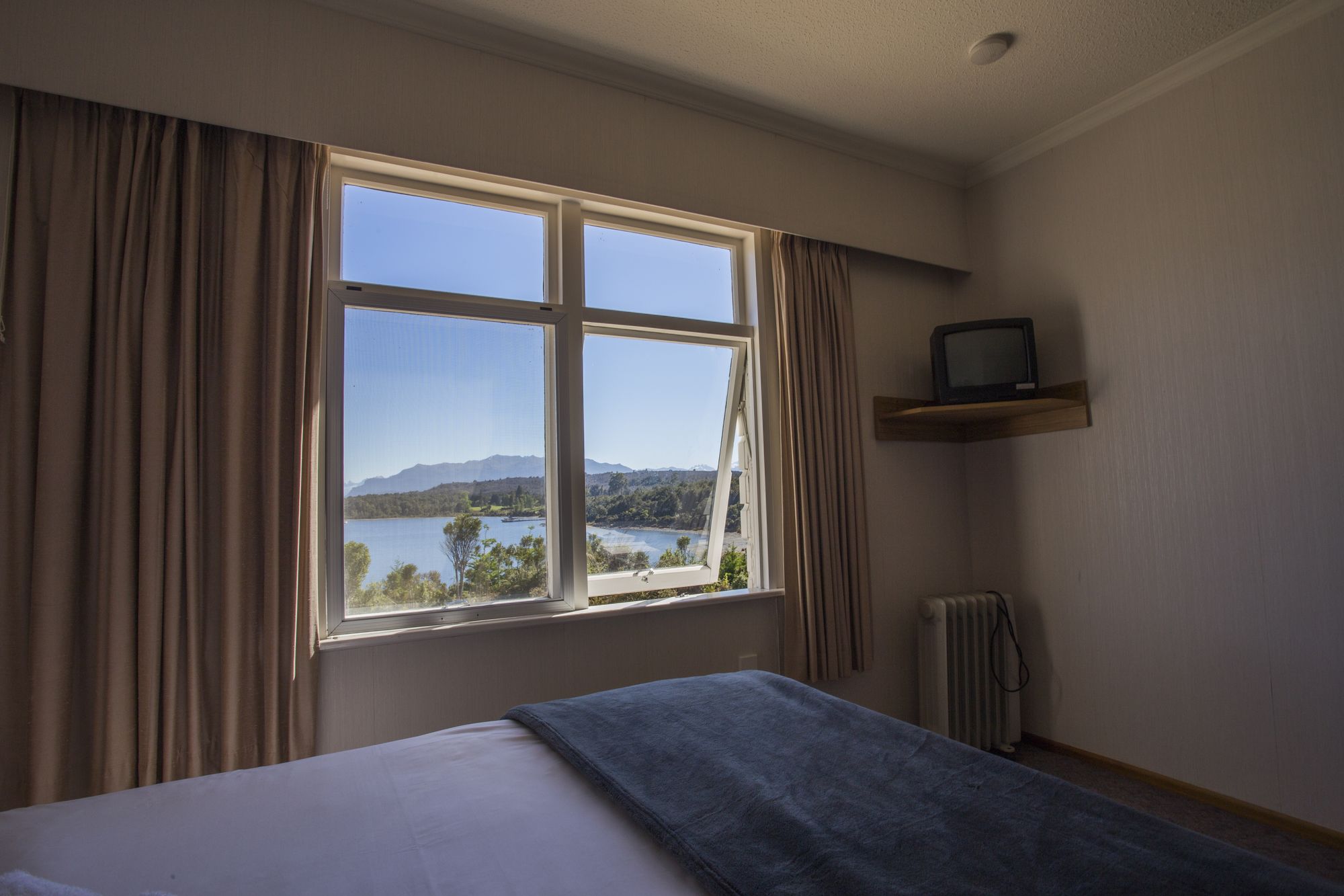 Fiordland National Park Lodge