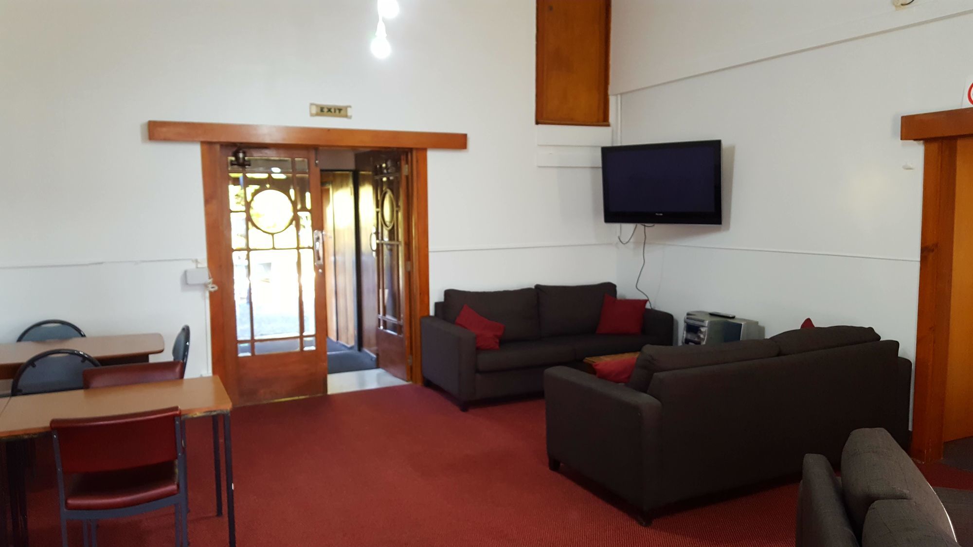 Fiordland National Park Lodge