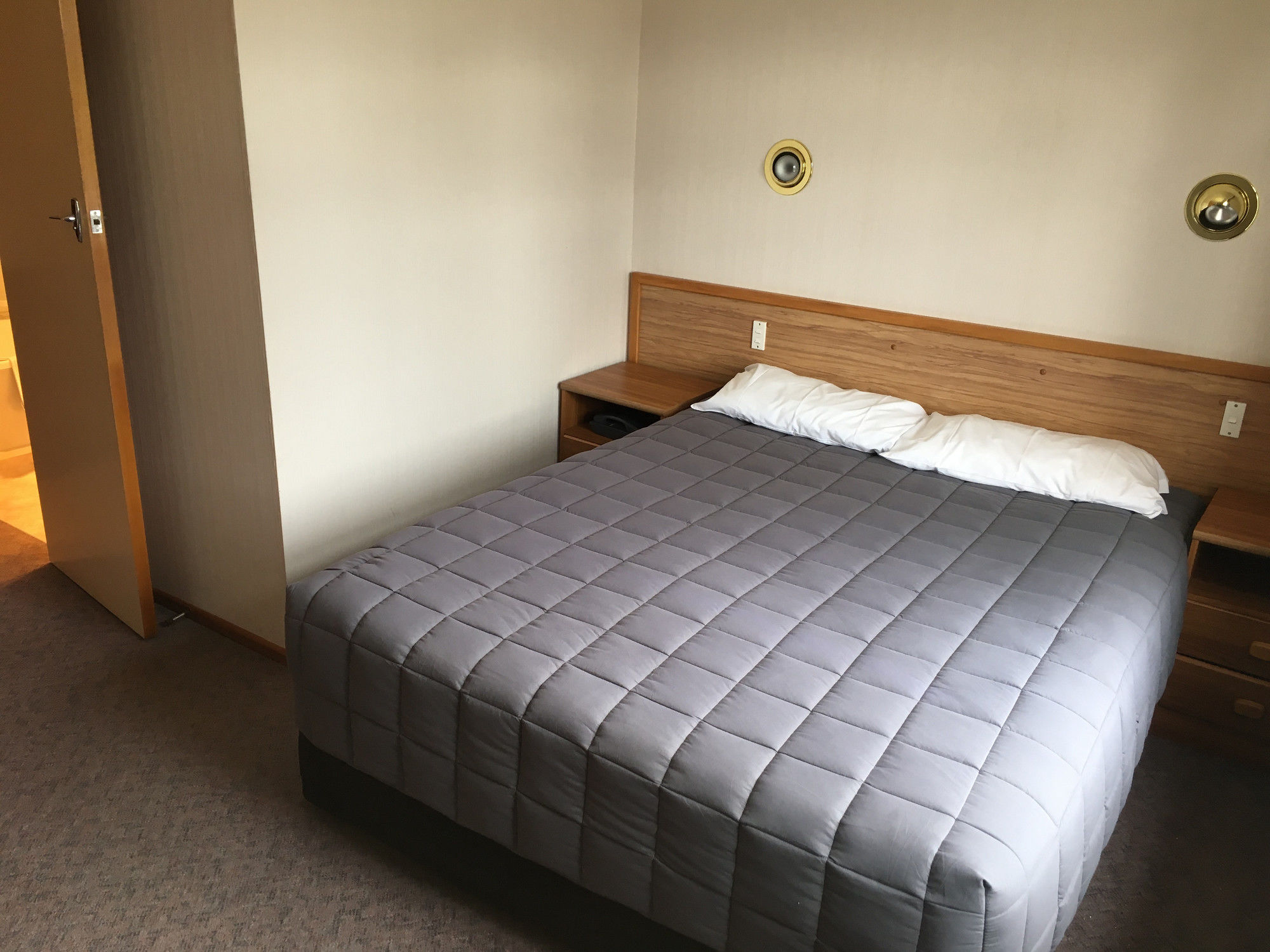 Fiordland National Park Lodge