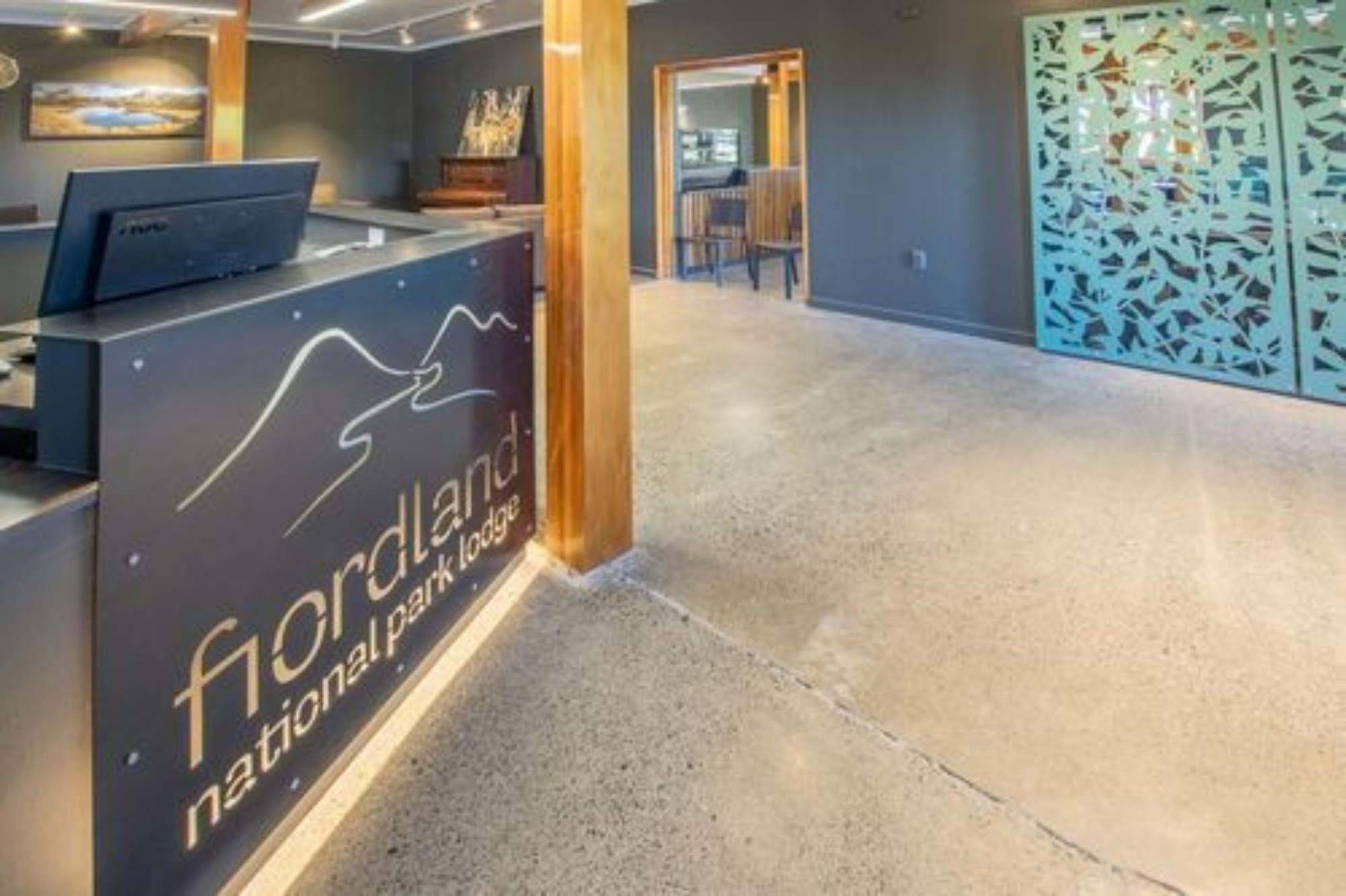Fiordland National Park Lodge