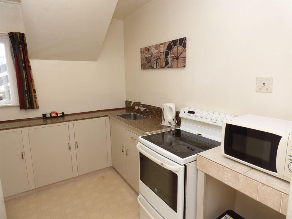 Anchor Motel & Timaru Backpackers