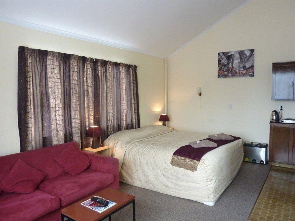 Anchor Motel & Timaru Backpackers
