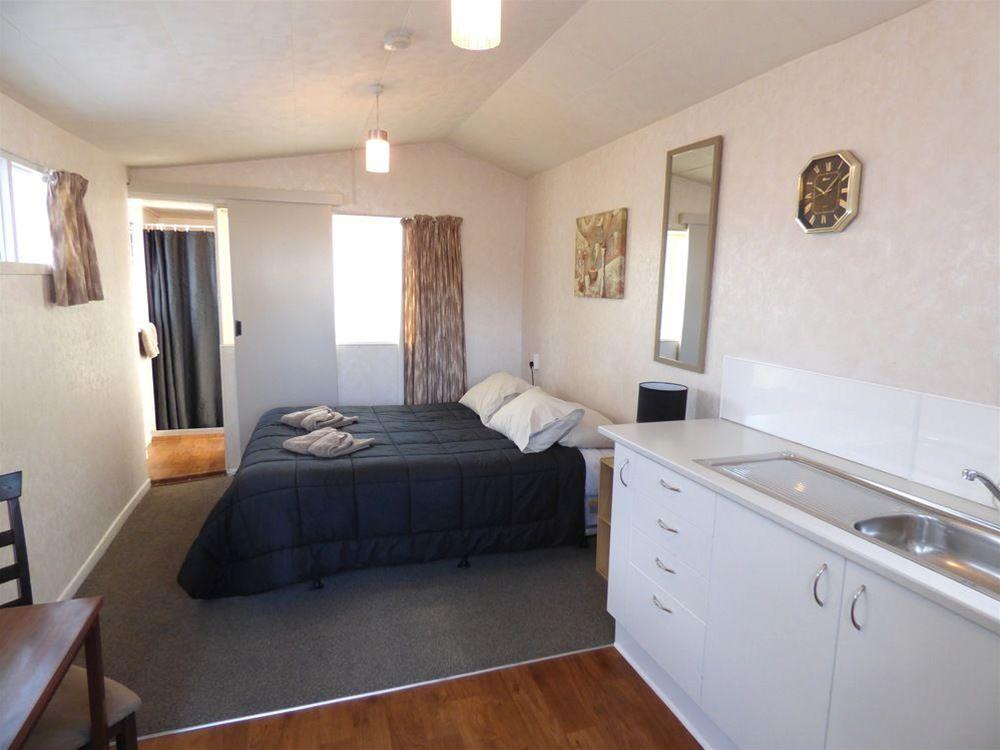 Anchor Motel & Timaru Backpackers