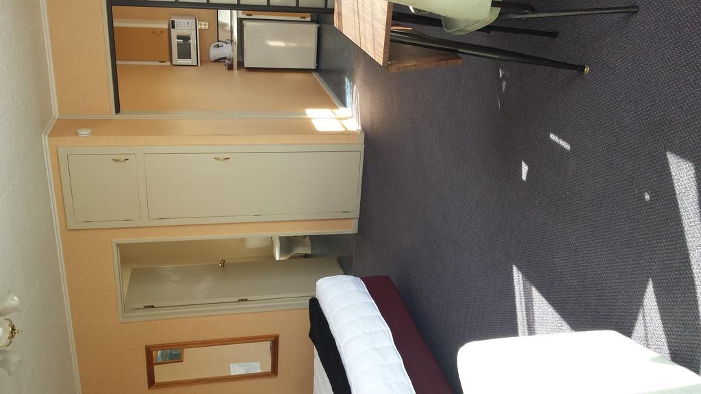 Townhouse Motel