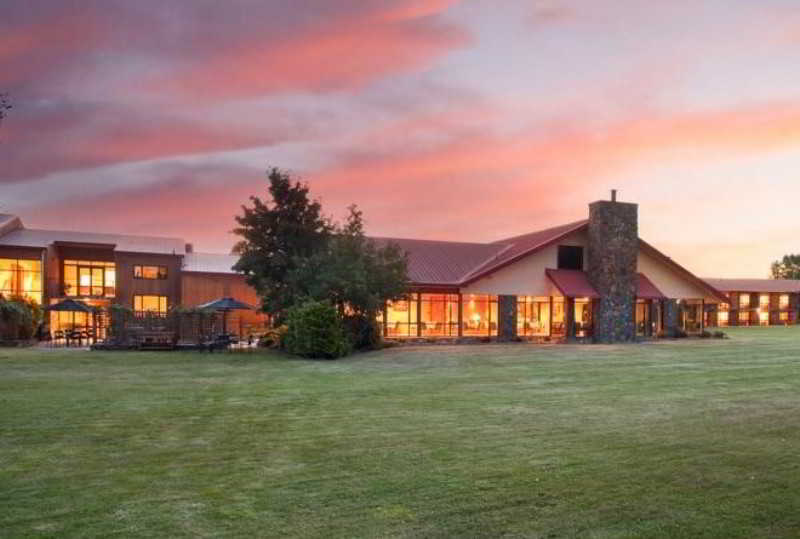 Distinction Mackenzie Country Hotel