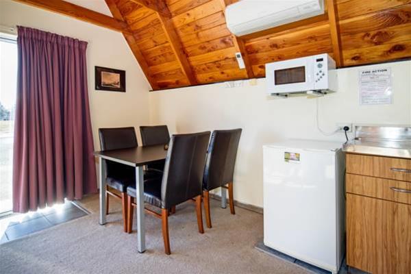 Mountain Chalet Motels