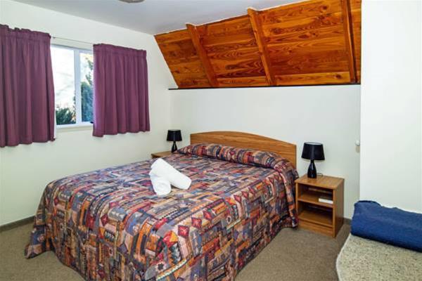 Mountain Chalet Motels