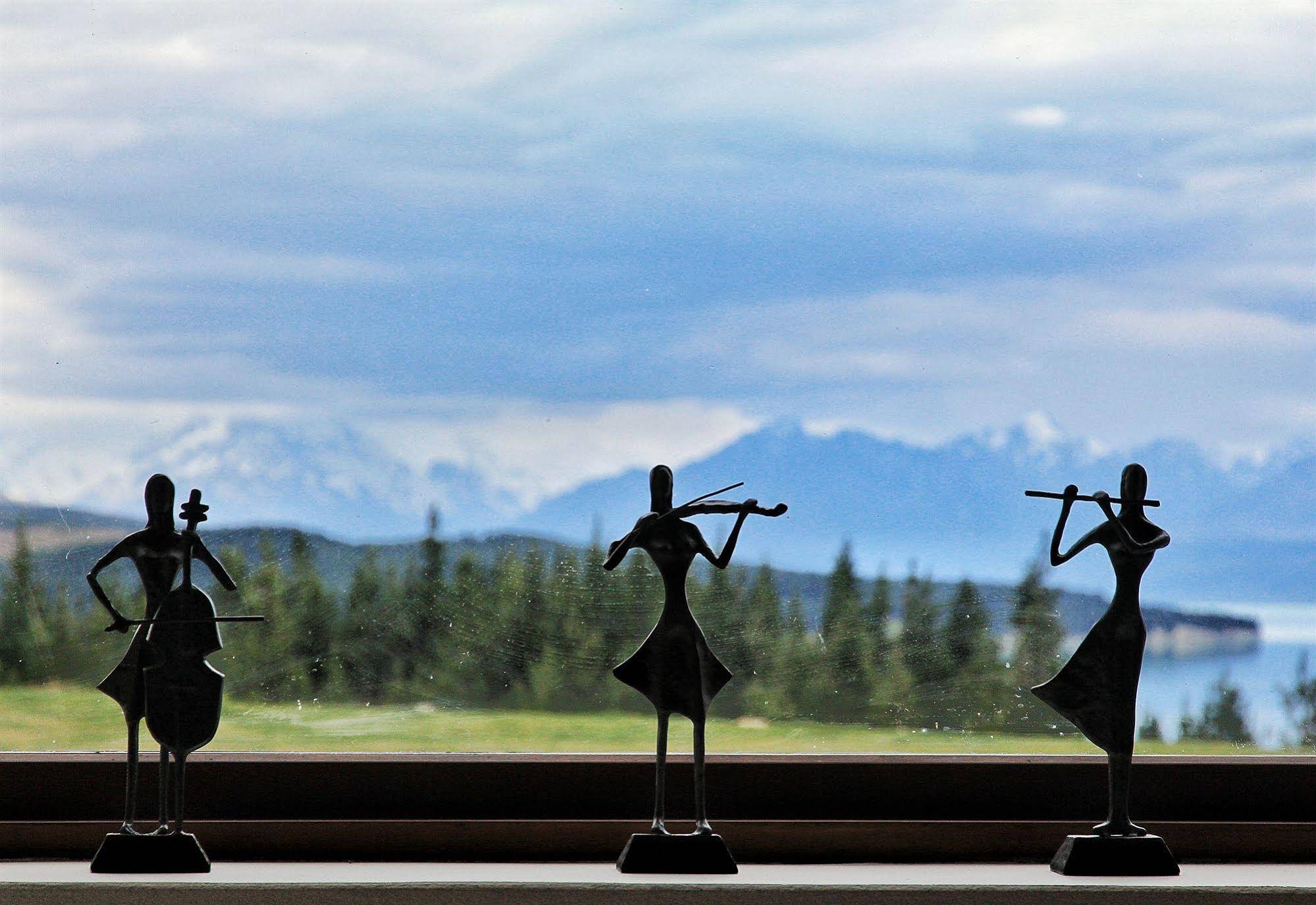Mt Cook Lakeside Retreat