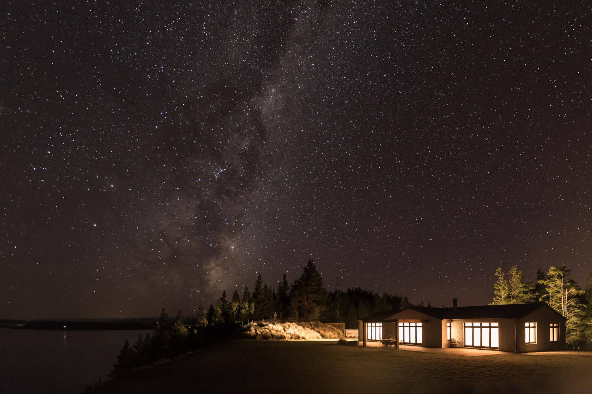 Mt Cook Lakeside Retreat