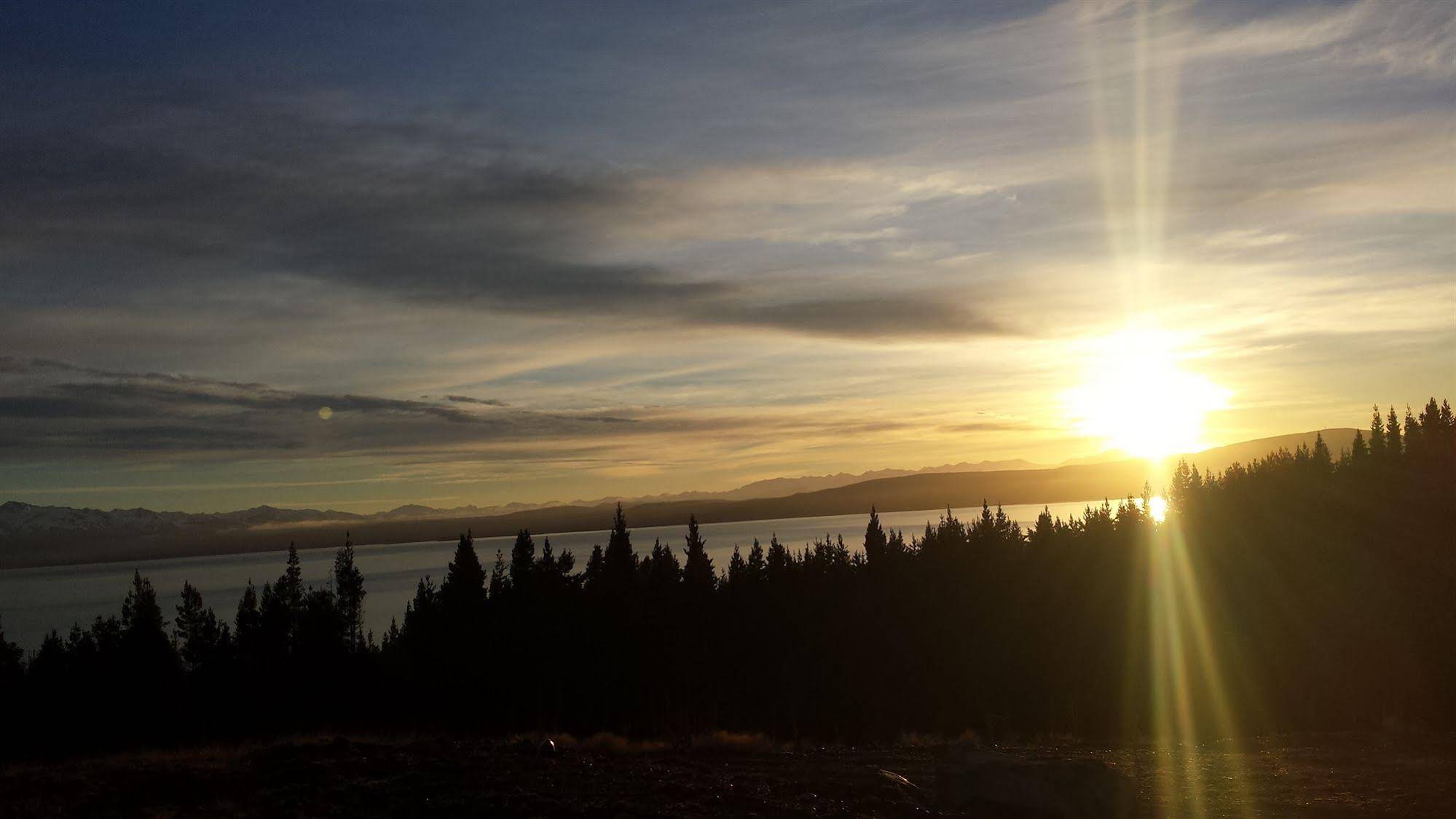 Mt Cook Lakeside Retreat