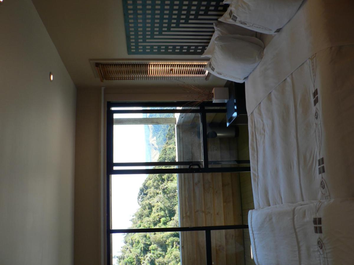 Hillside Hotel