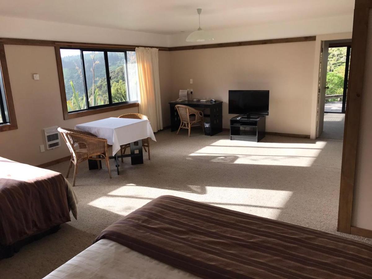 Hillside Hotel