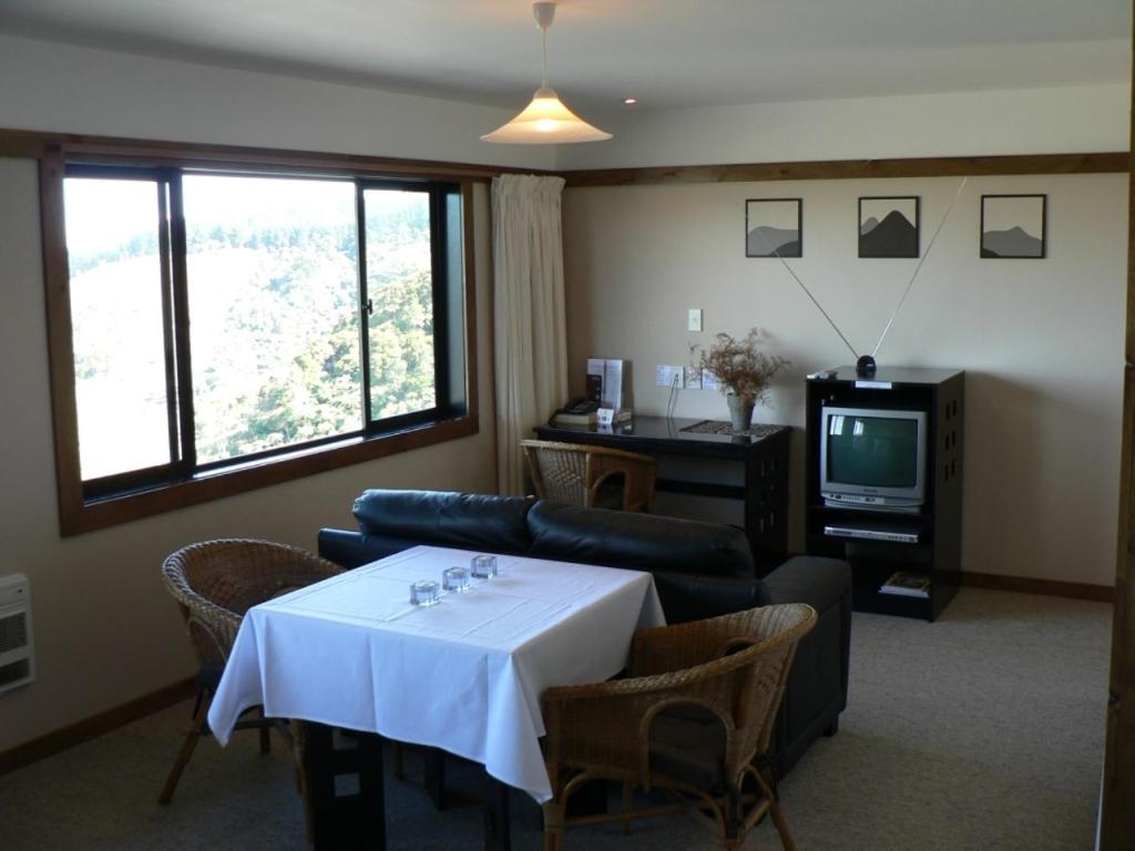 Hillside Hotel