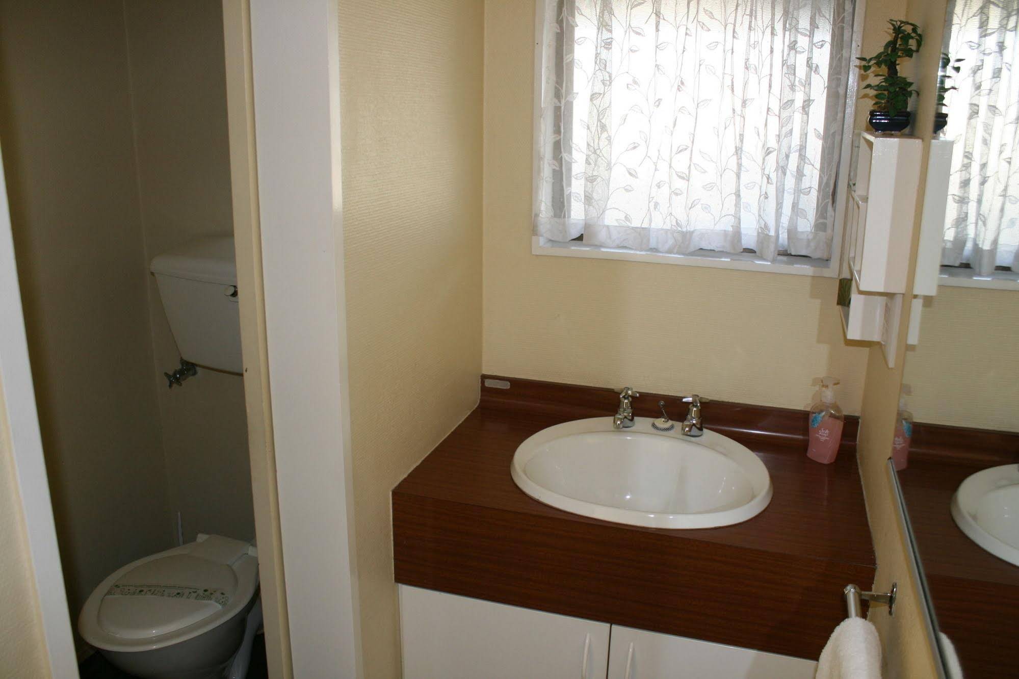 Fairway Motel & Apartments