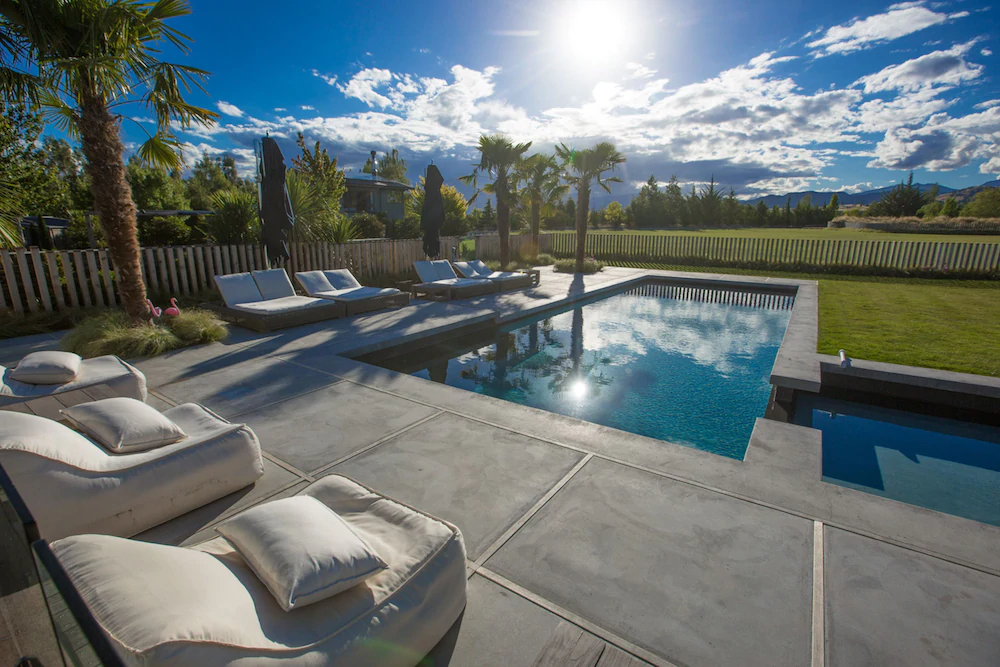 Horseshoe Bend Estate