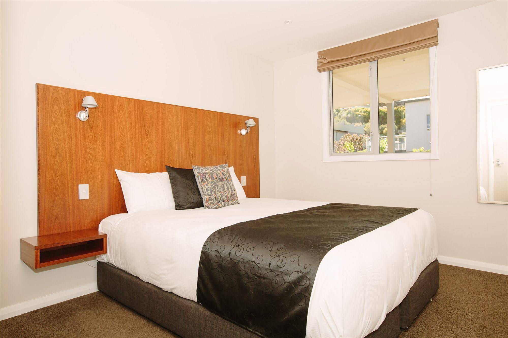 Lakeside Serviced Apartments