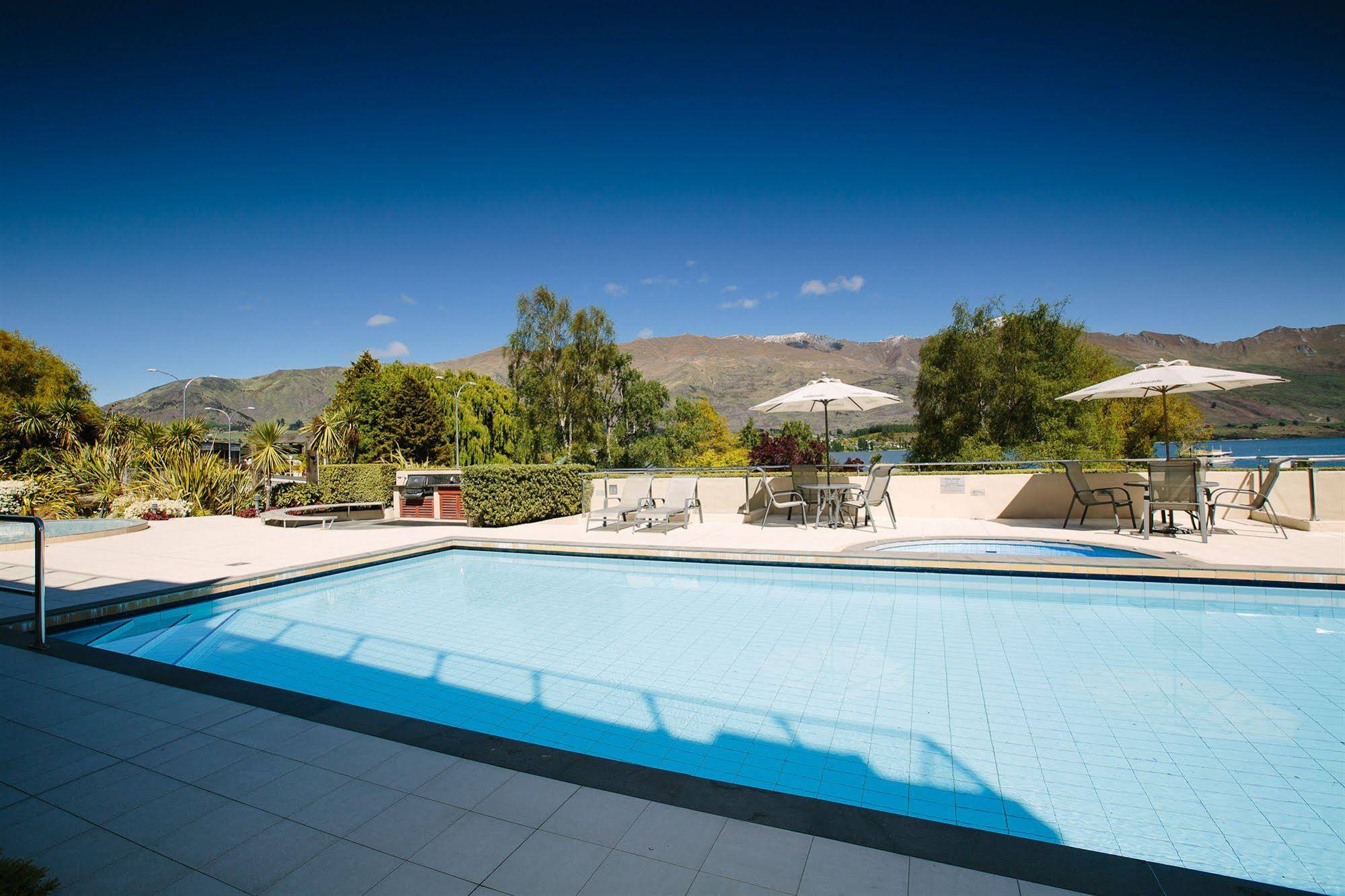 Lakeside Serviced Apartments