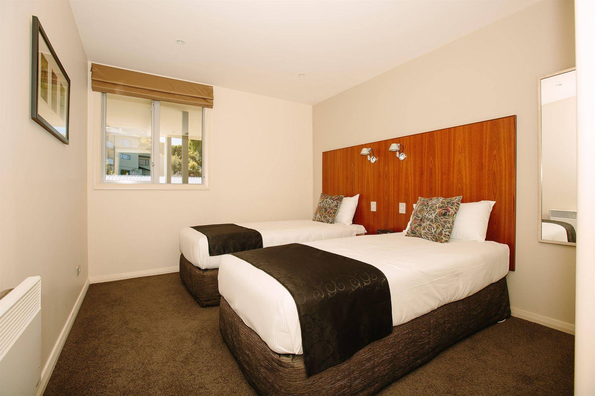 Lakeside Serviced Apartments