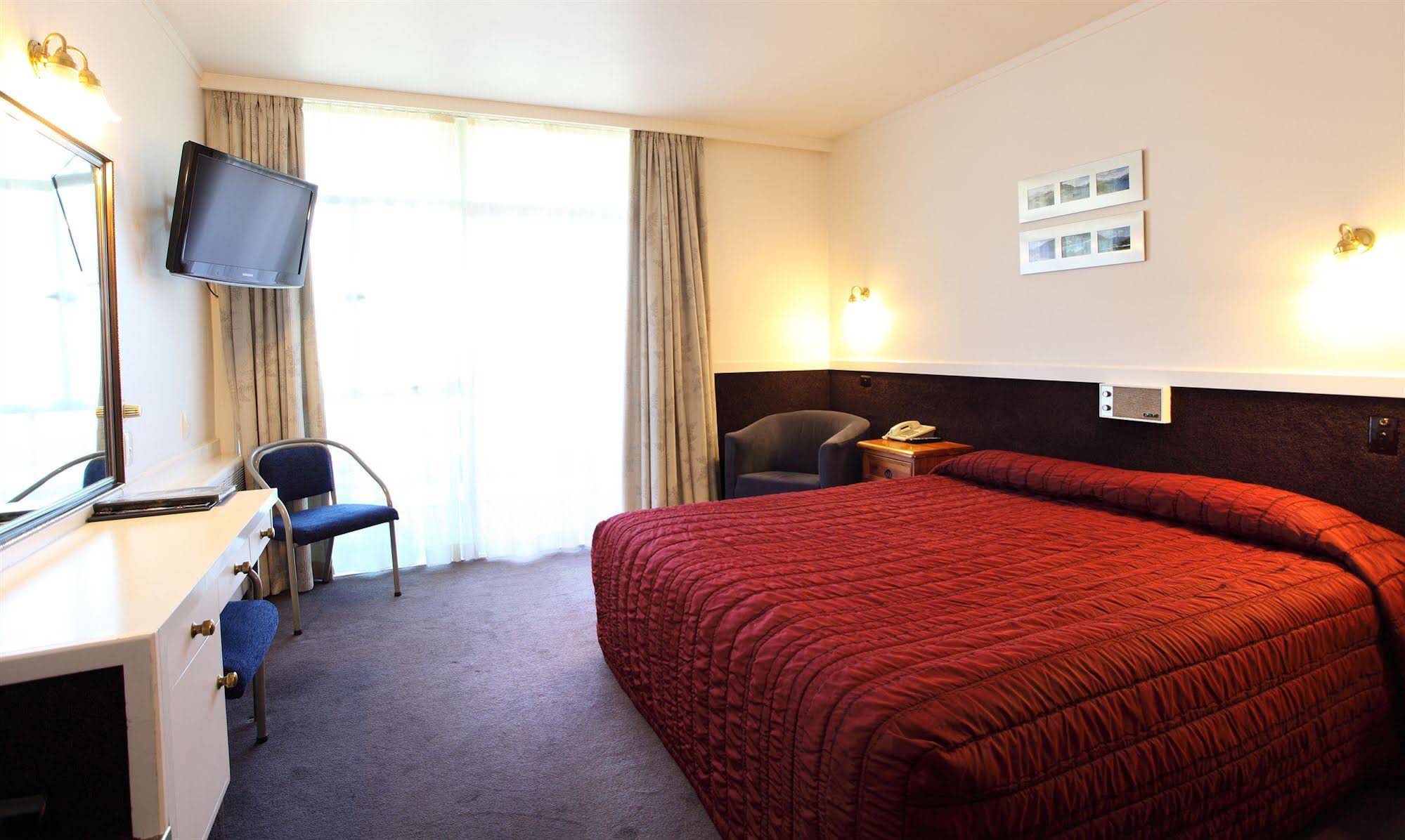 Wanaka Hotel
