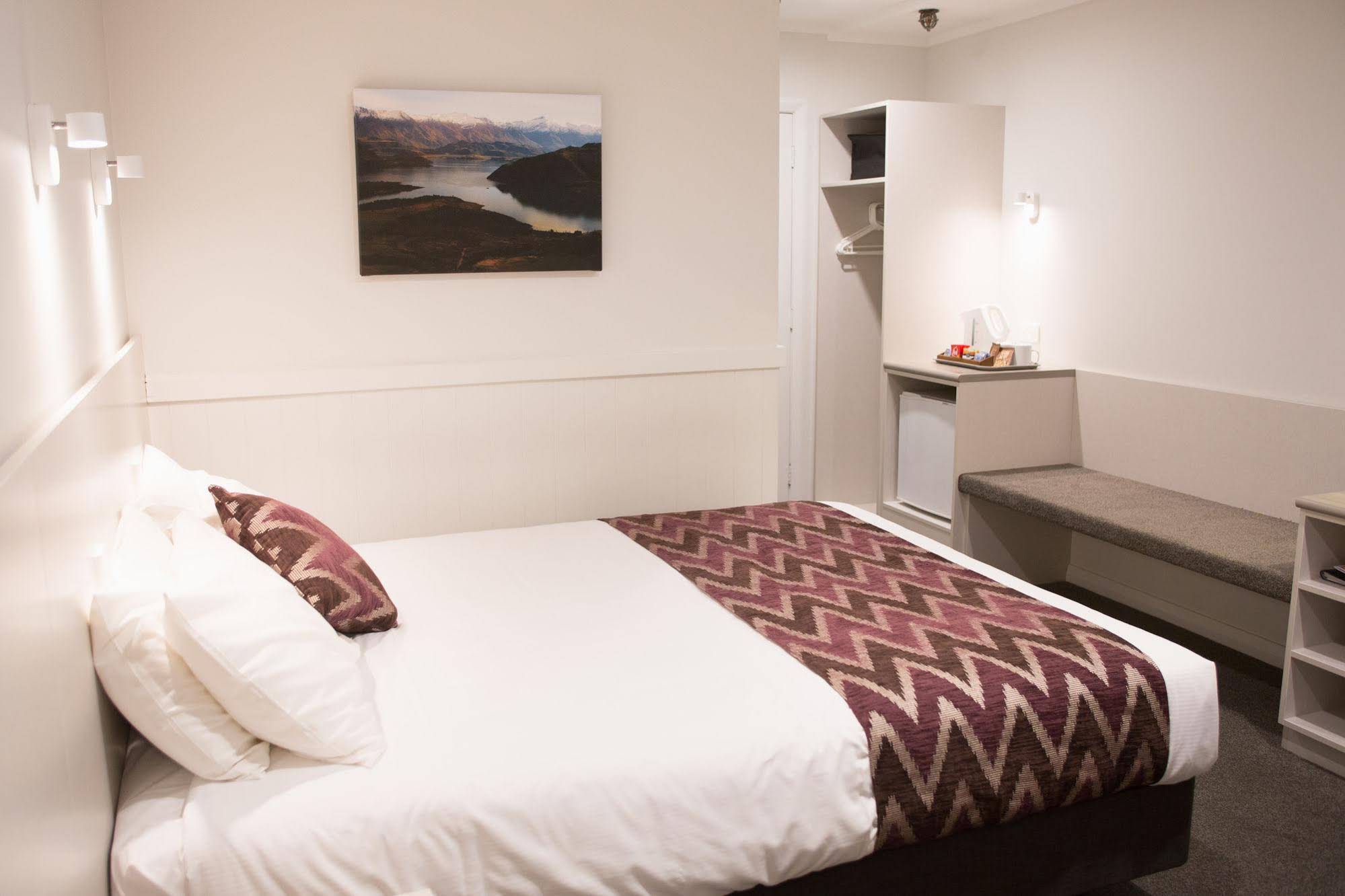 Wanaka Hotel