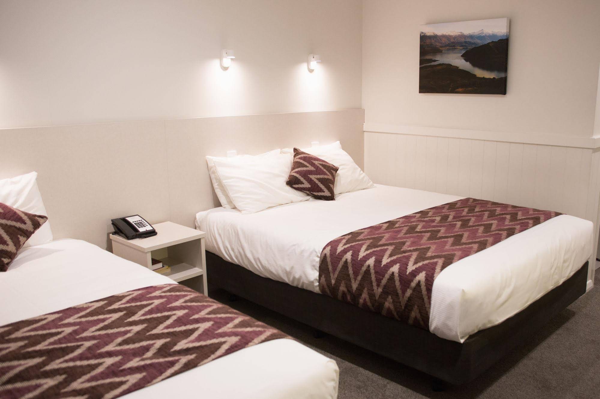 Wanaka Hotel