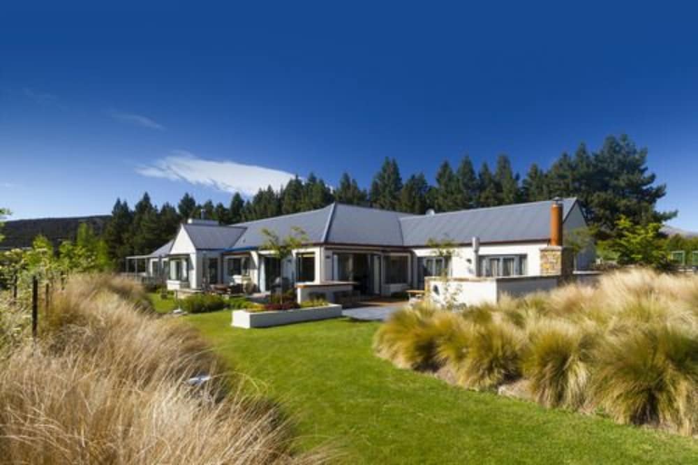 Websters on Wanaka Lodge