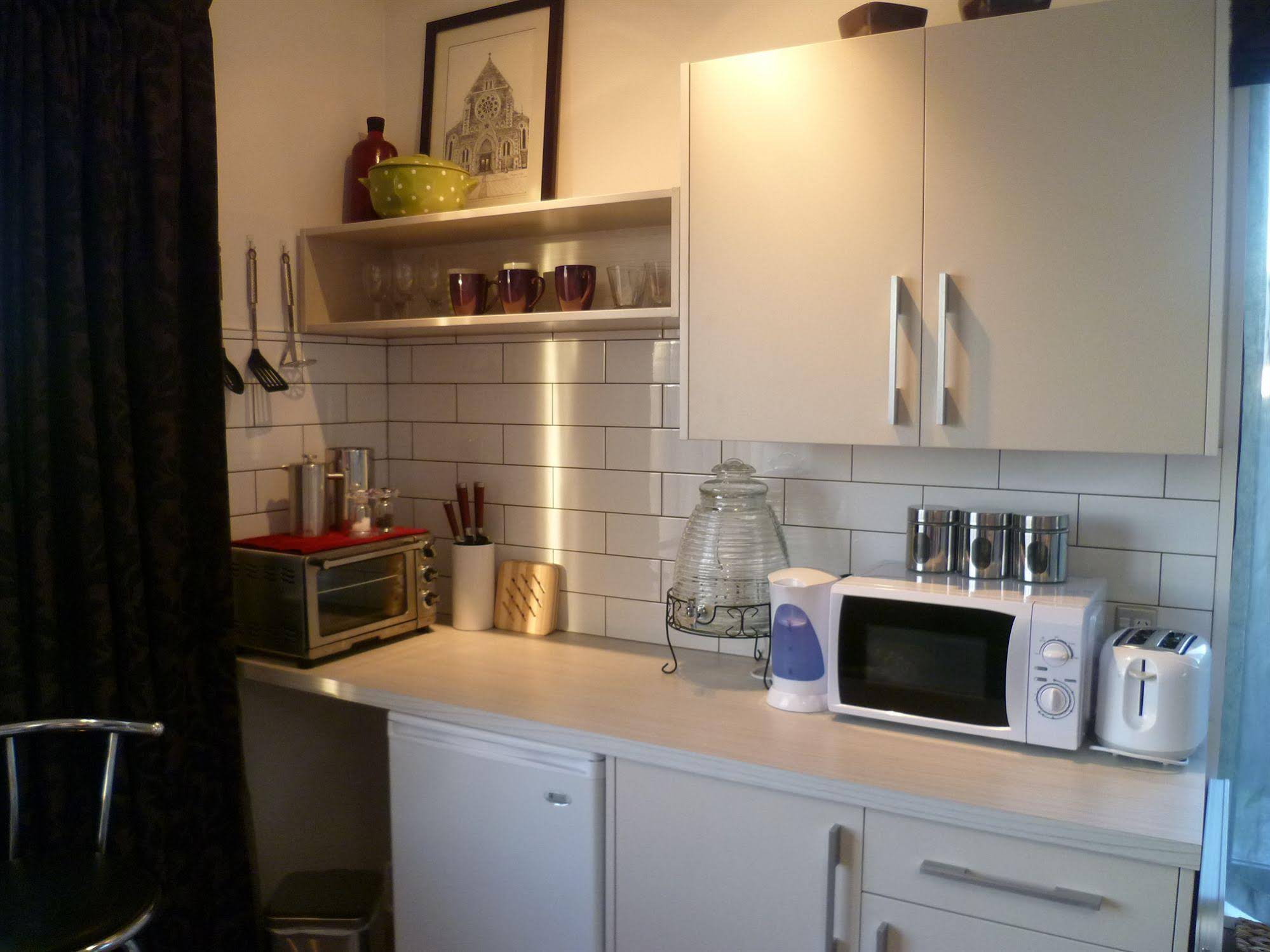 4 Royston Bed & Breakfast