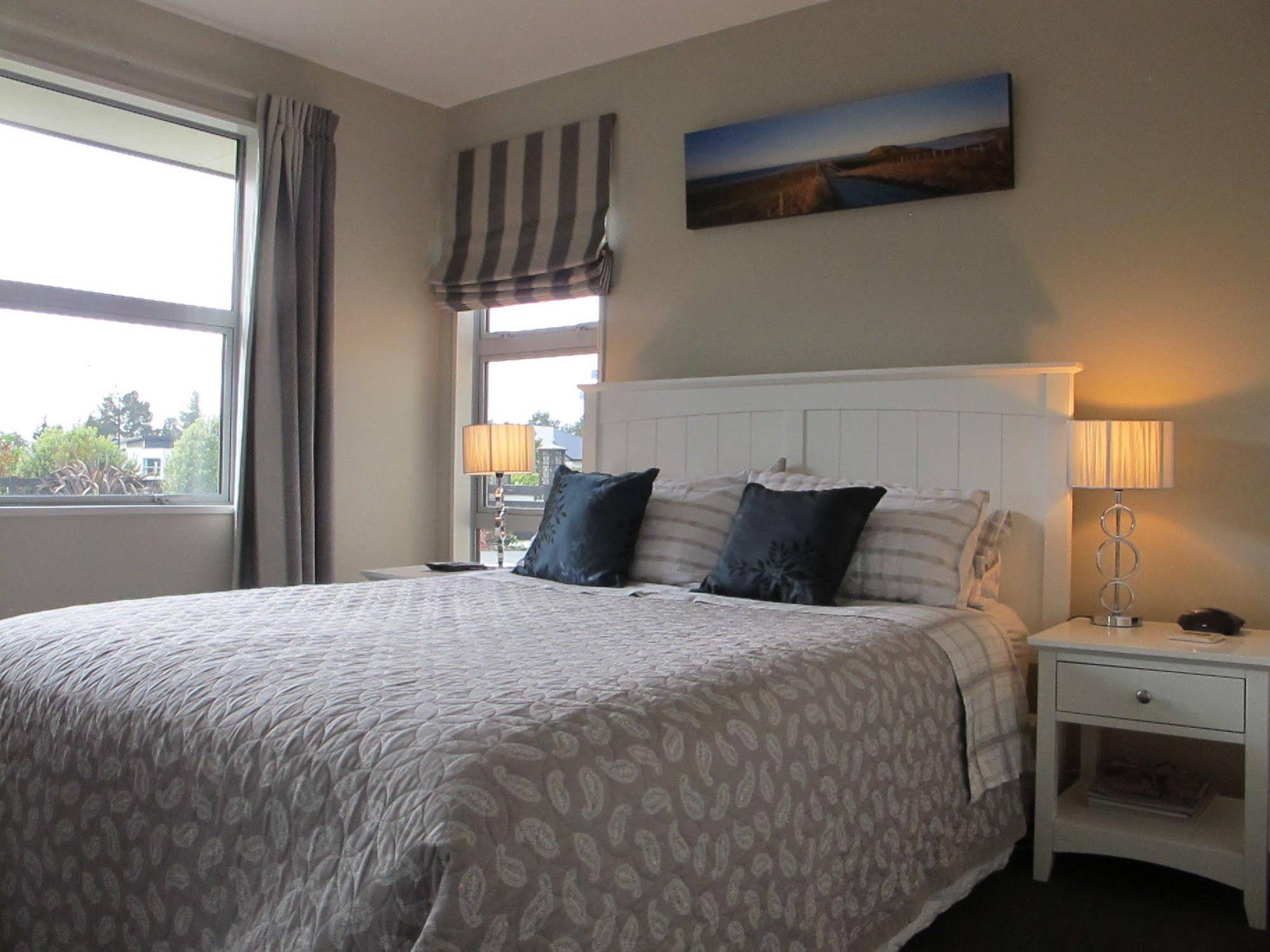 Halkett Grove Bed and Breakfast