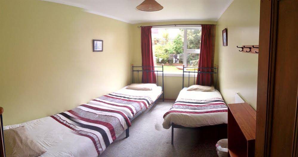 Bazil's Hostel & Surf School