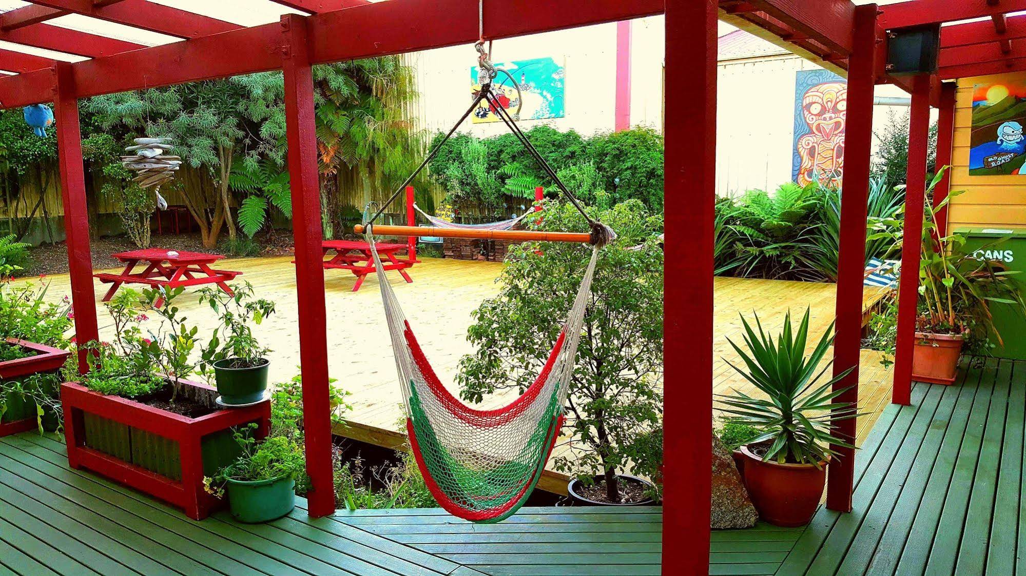 Bazil's Hostel & Surf School