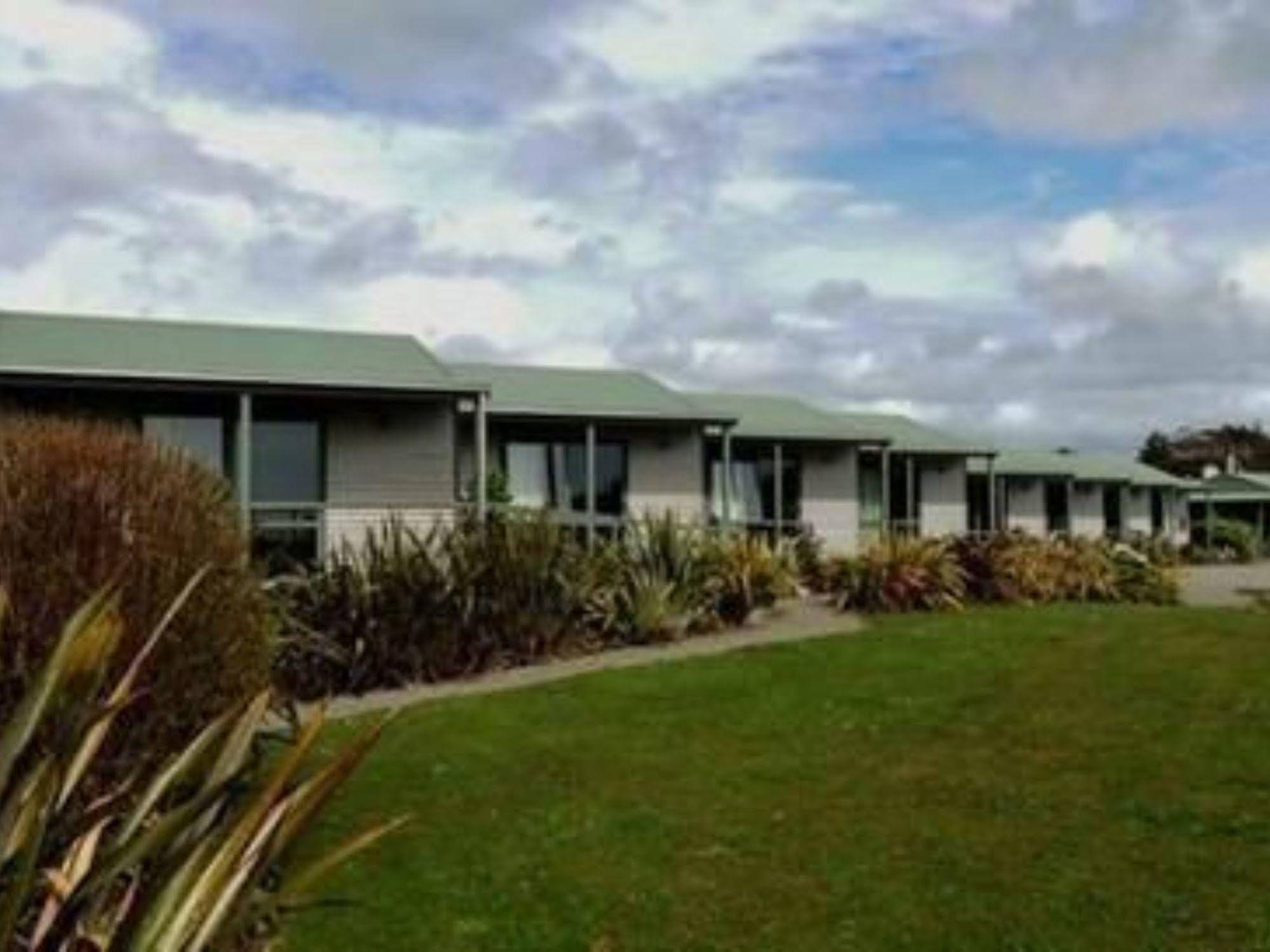 Omau Settlers Lodge