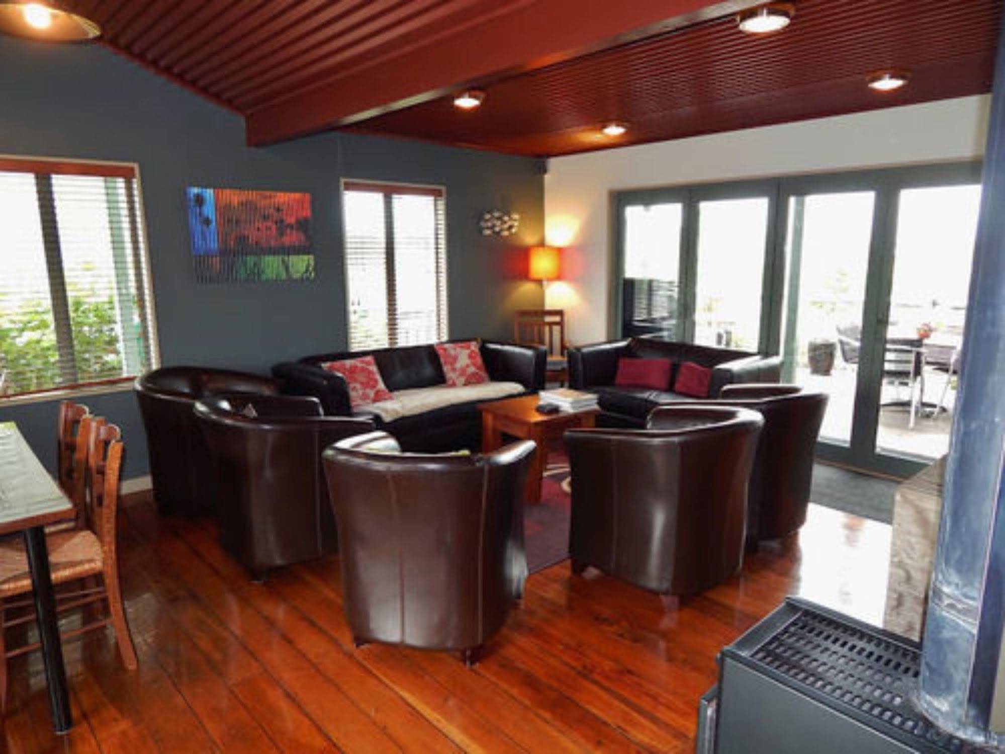 Omau Settlers Lodge