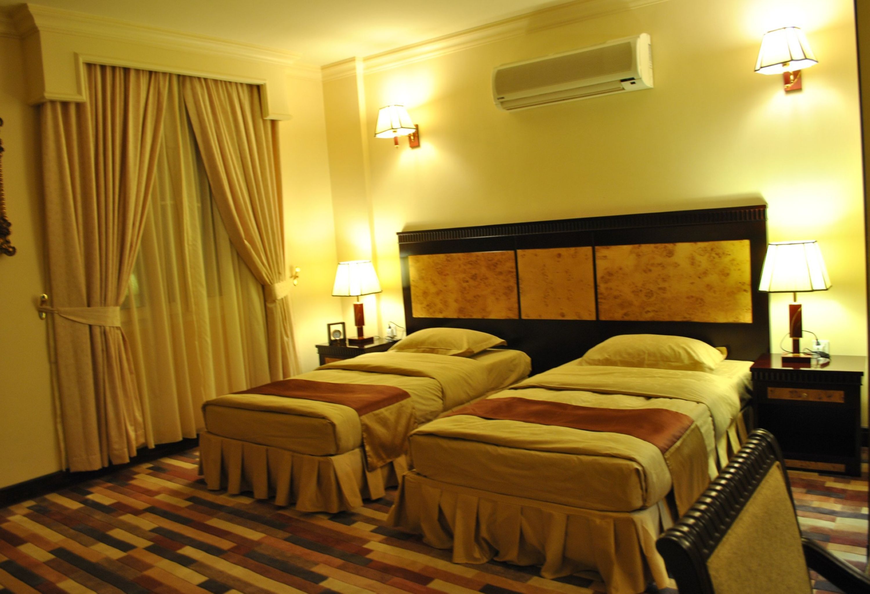 Capital O 155 Dmas Hotel