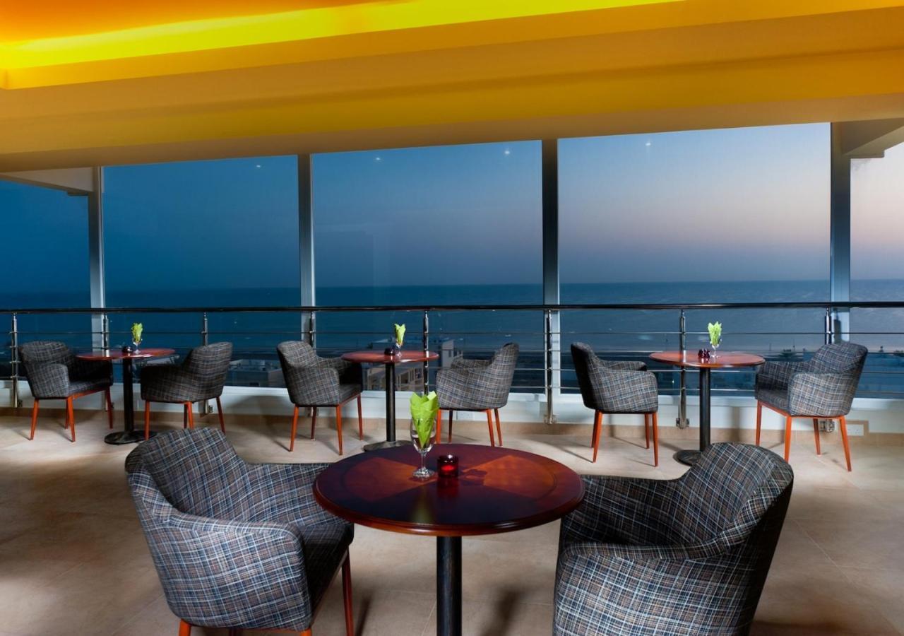 Al Hail Waves Hotel Managed by Centara