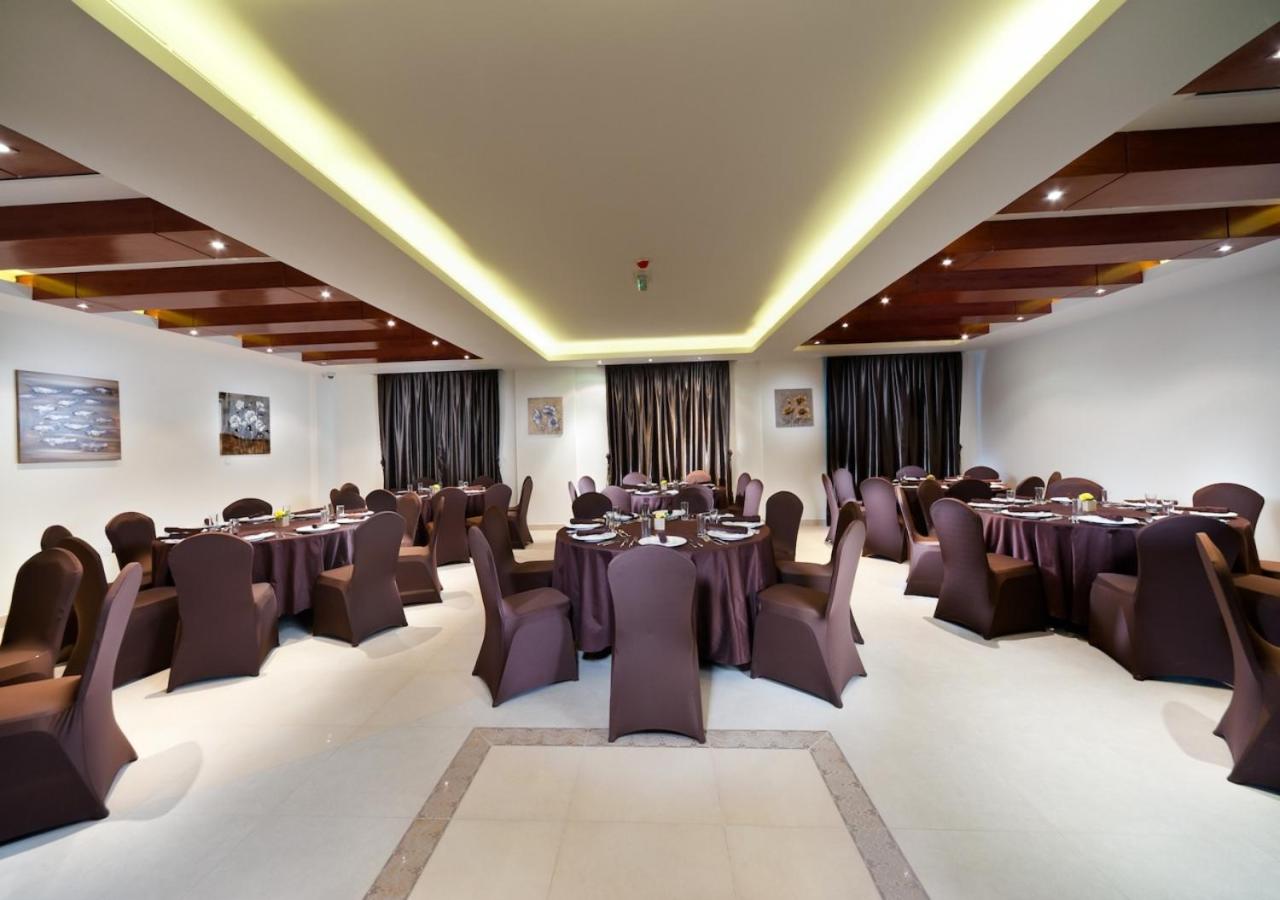 Al Hail Waves Hotel Managed by Centara