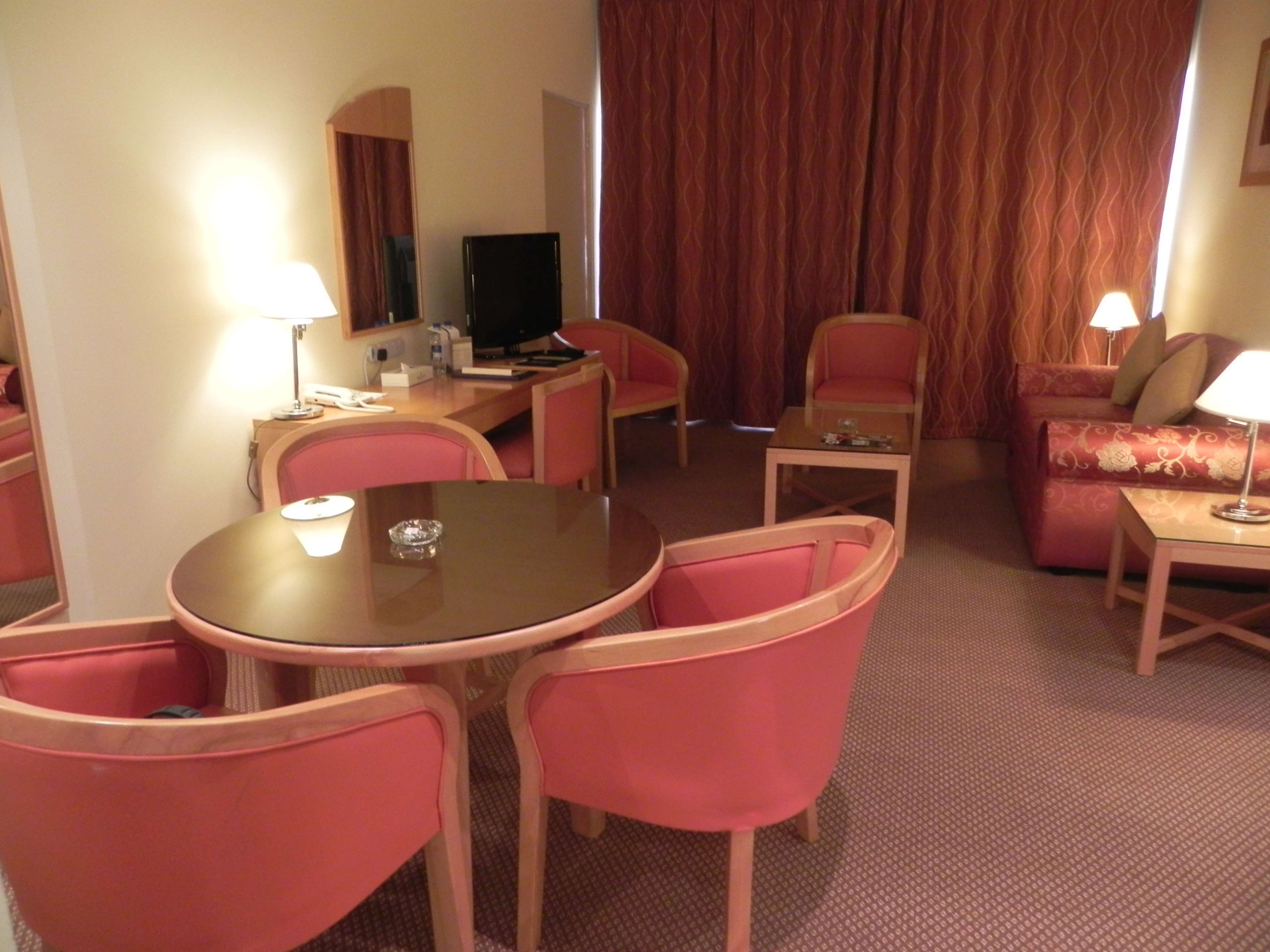 Golden Tulip Seeb Hotel