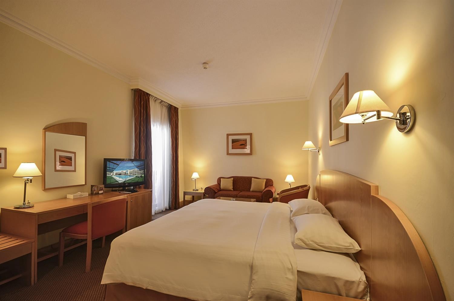 Golden Tulip Seeb Hotel