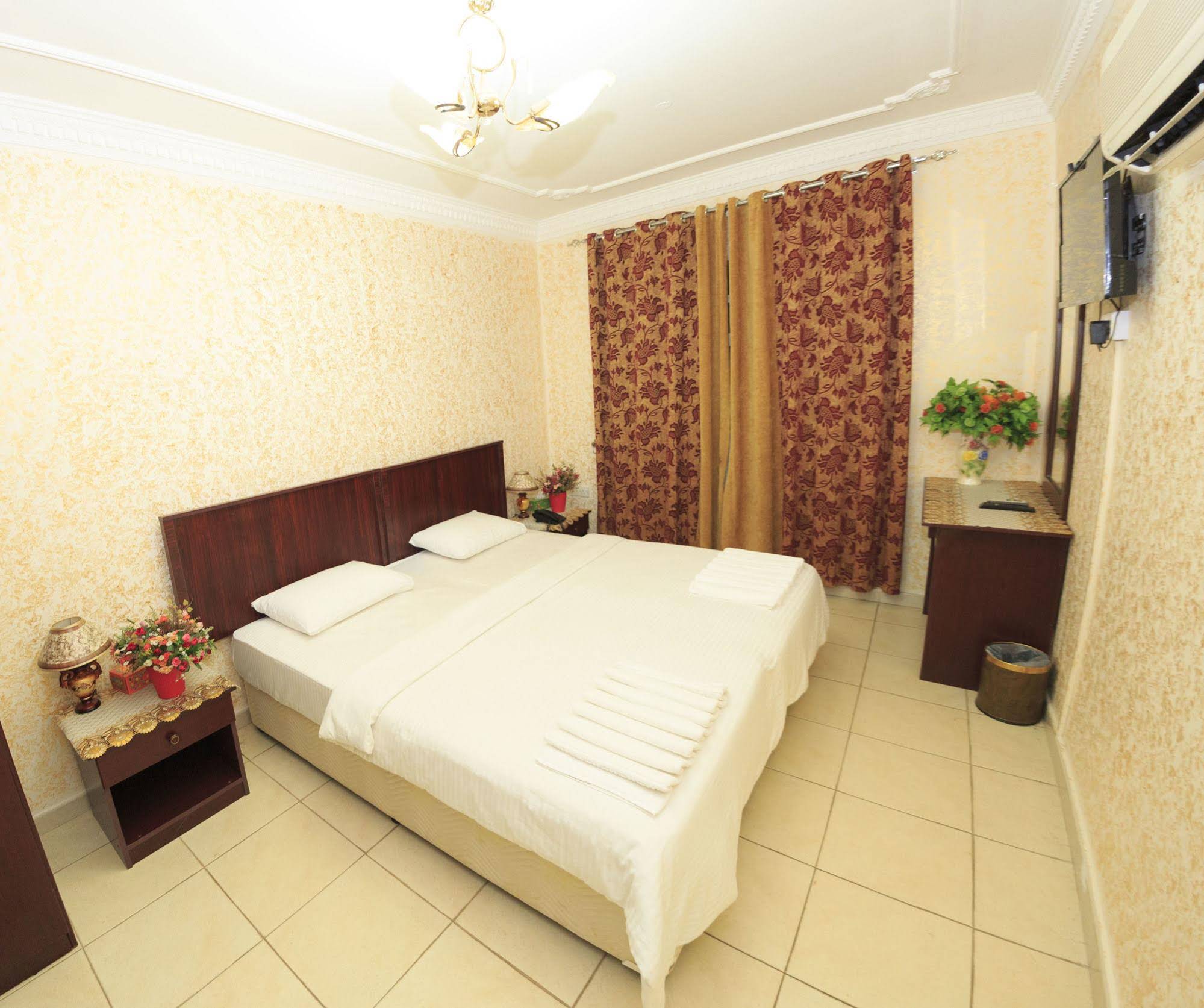 Gulf Hotel Apartment