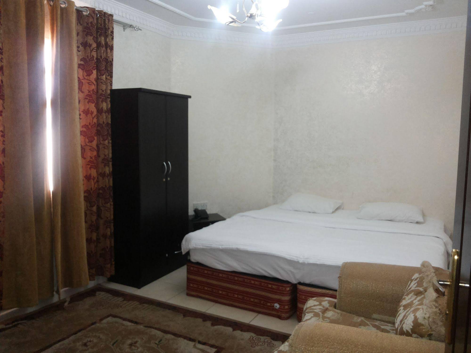 Gulf Hotel Apartment