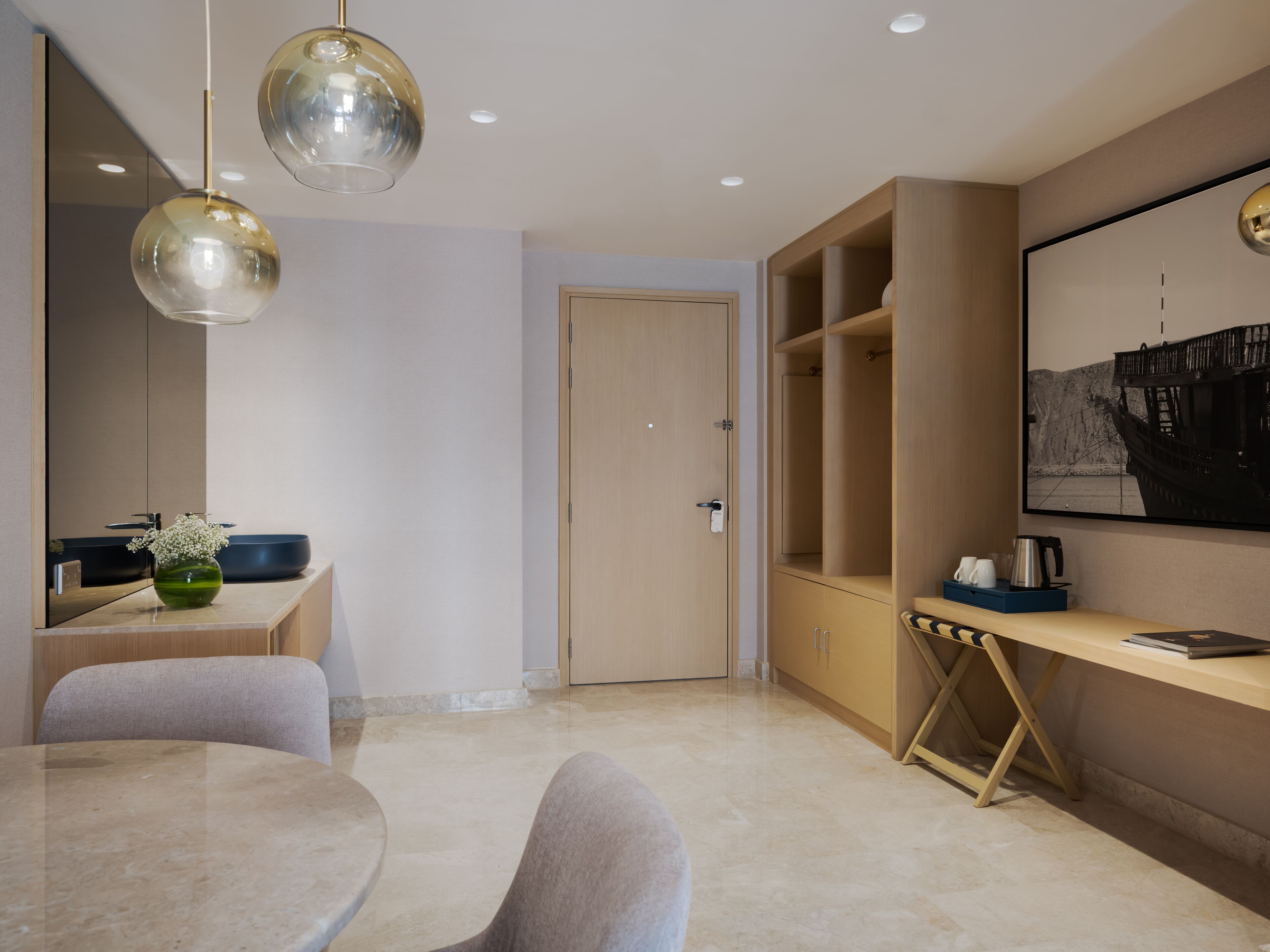 Maani Muscat Hotel & Suites