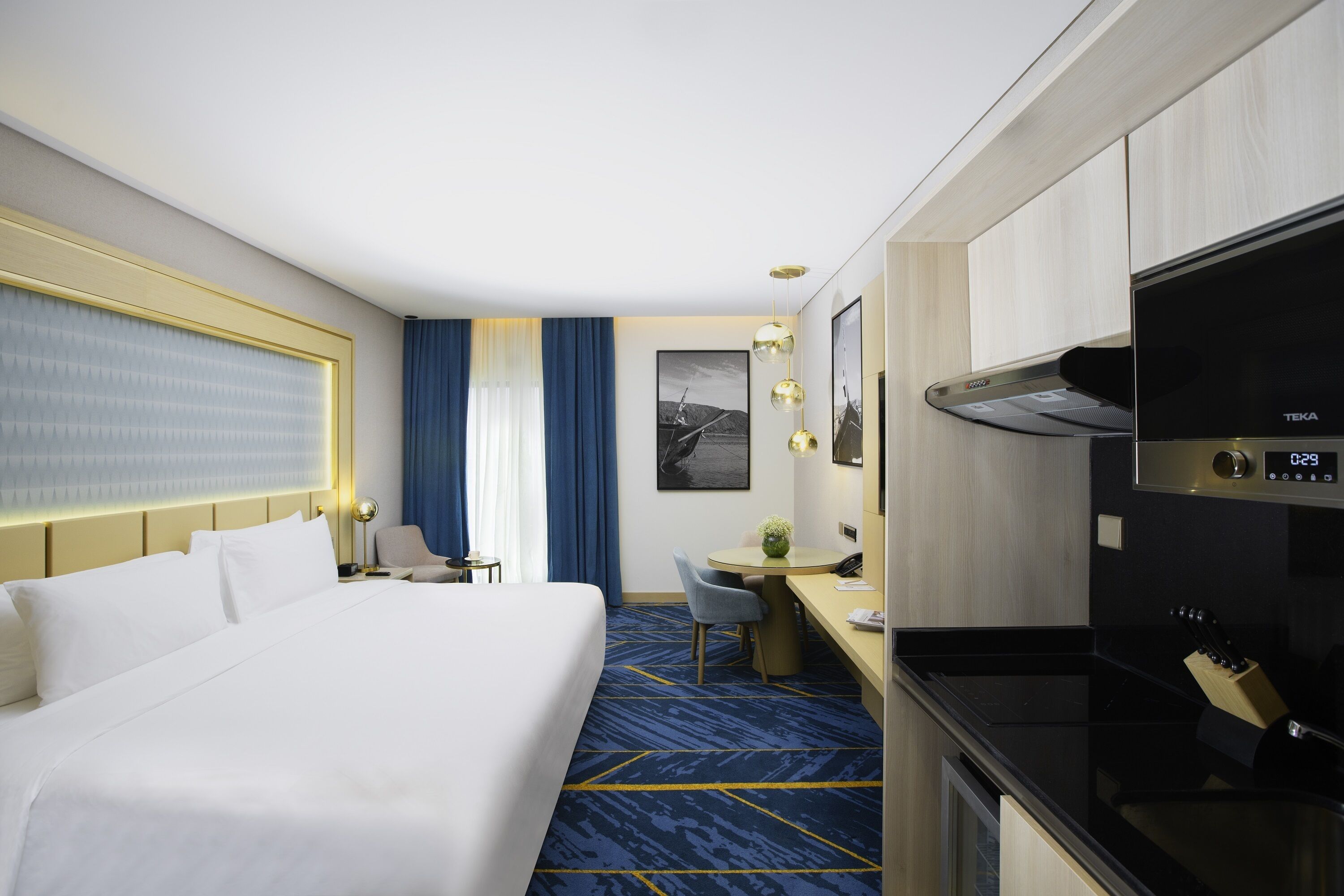 Maani Muscat Hotel & Suites